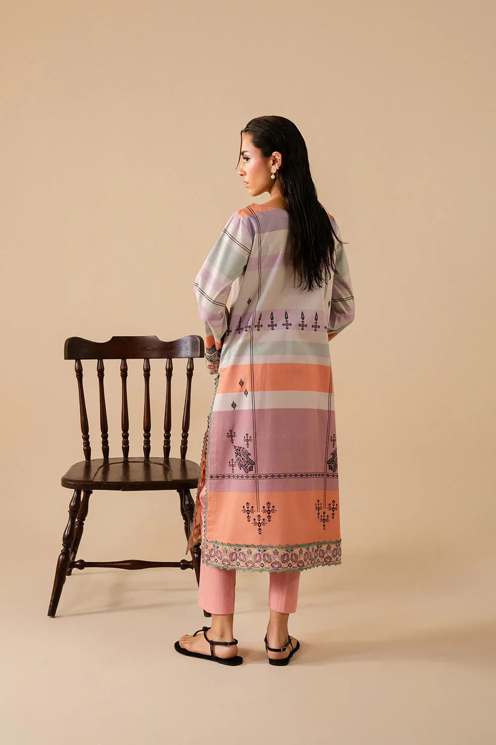 Maryum N Maria | Floren Lawn | CLARA - Aqsa Fabrics