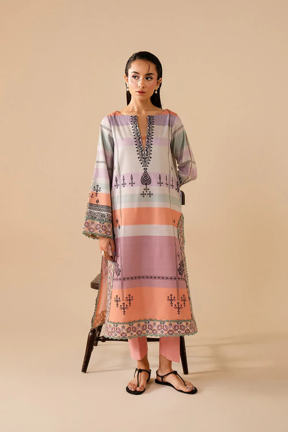 Maryum N Maria | Floren Lawn | CLARA - Aqsa Fabrics