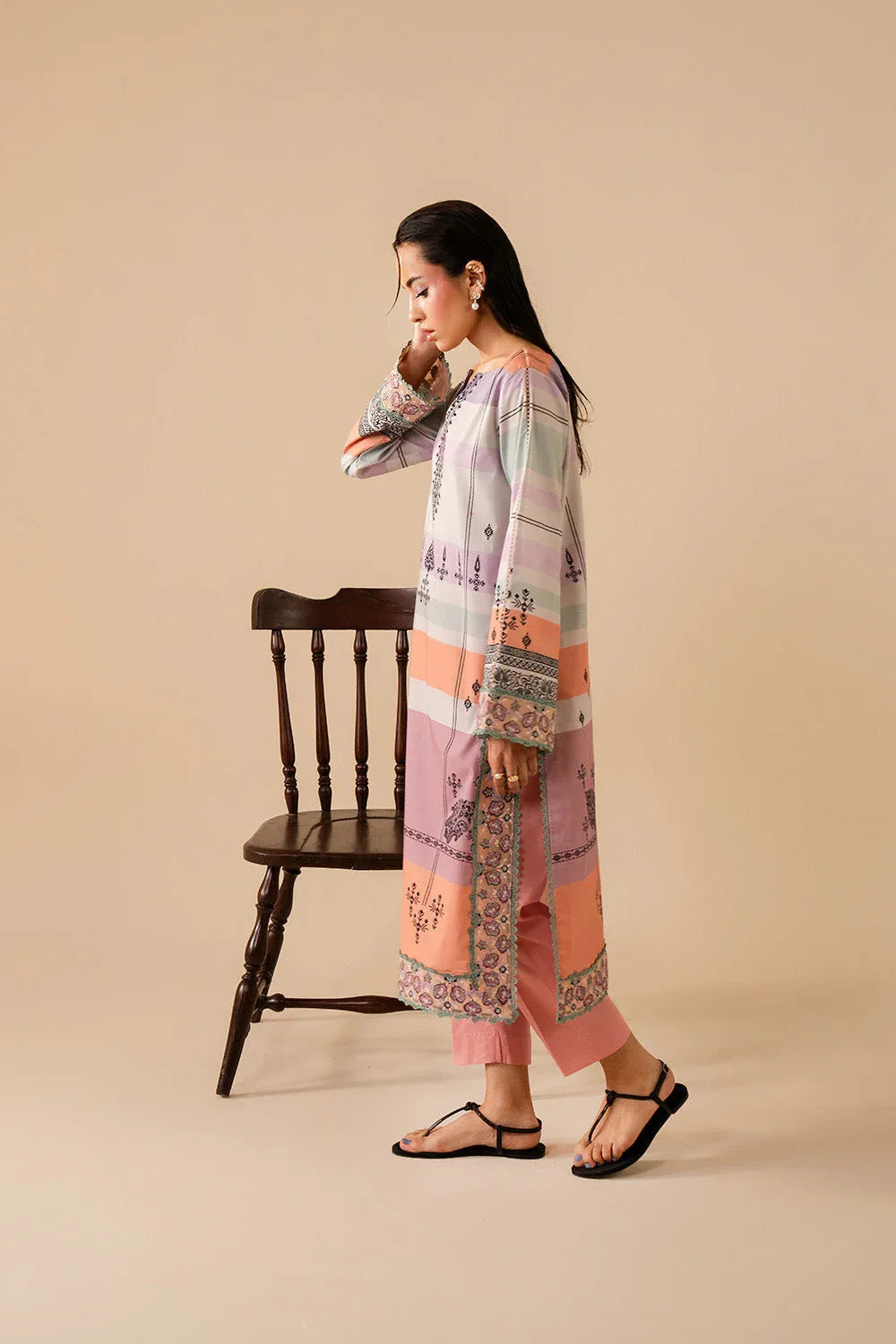 Maryum N Maria | Floren Lawn | CLARA - Aqsa Fabrics