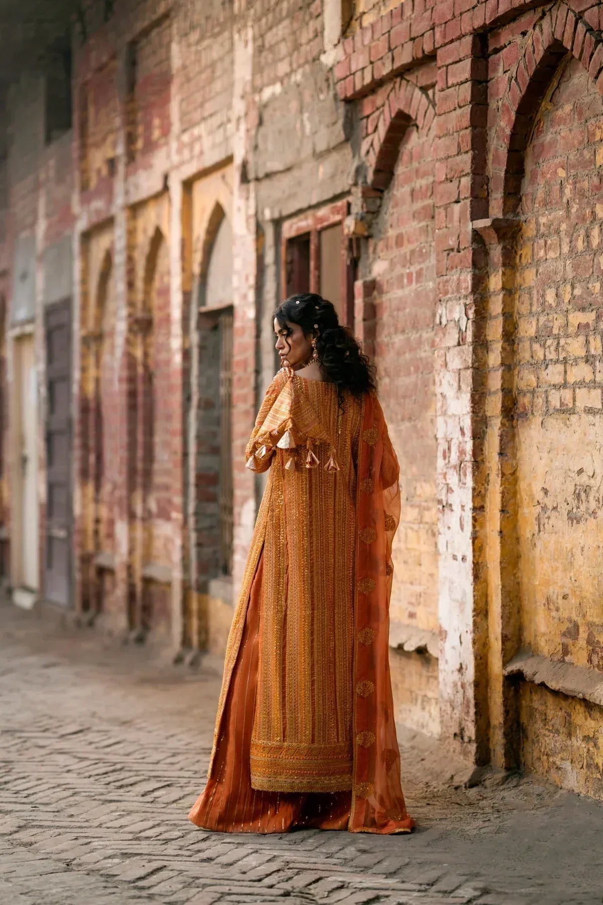 Erum Khan | Mannat Formals | Shamma - Aqsa Fabrics