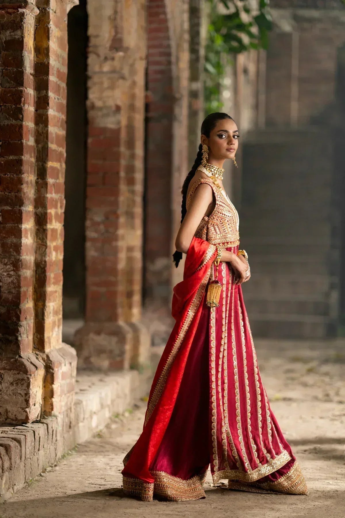 Erum Khan | Mannat Formals | Sohni - Aqsa Fabrics