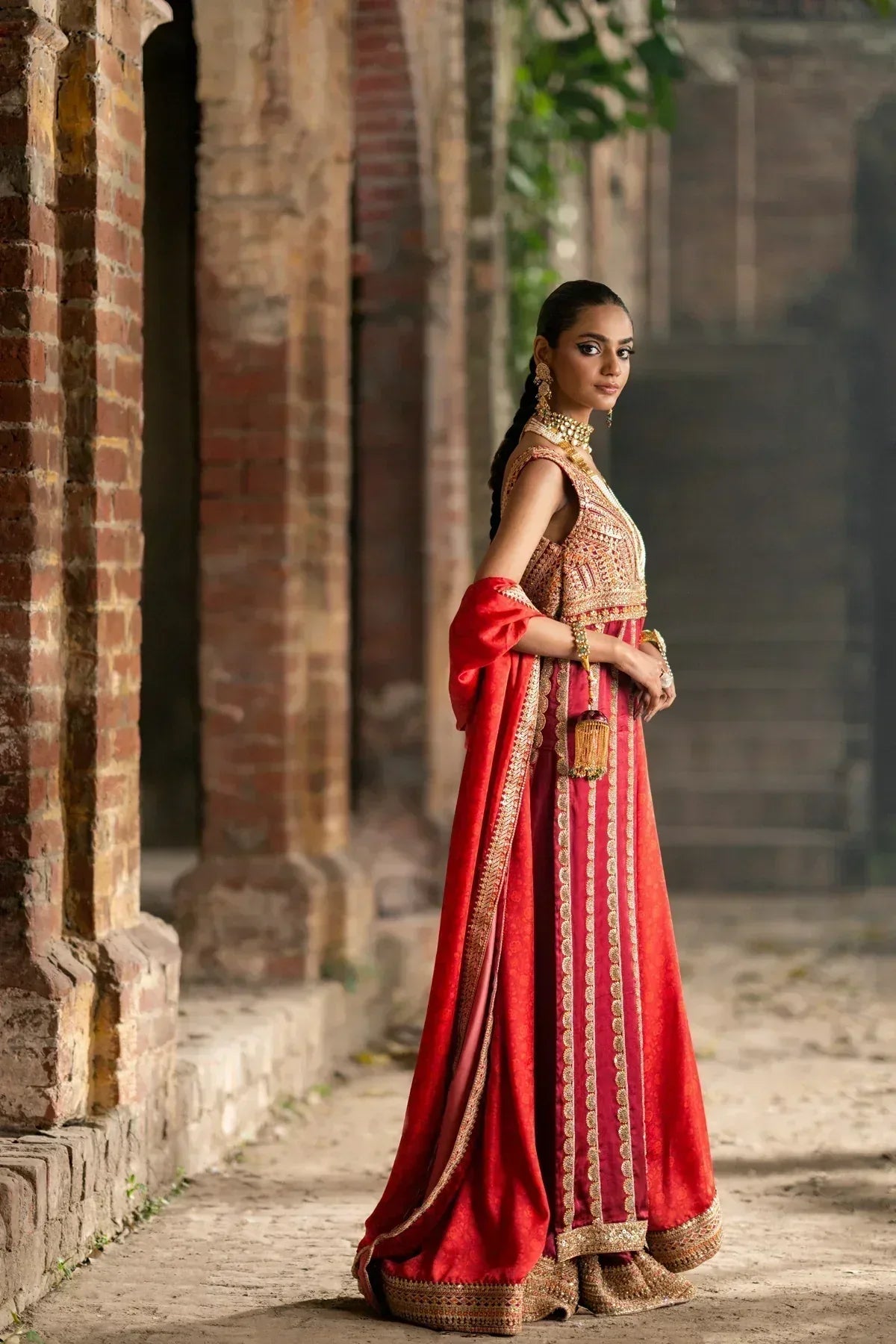 Erum Khan | Mannat Formals | Sohni - Aqsa Fabrics