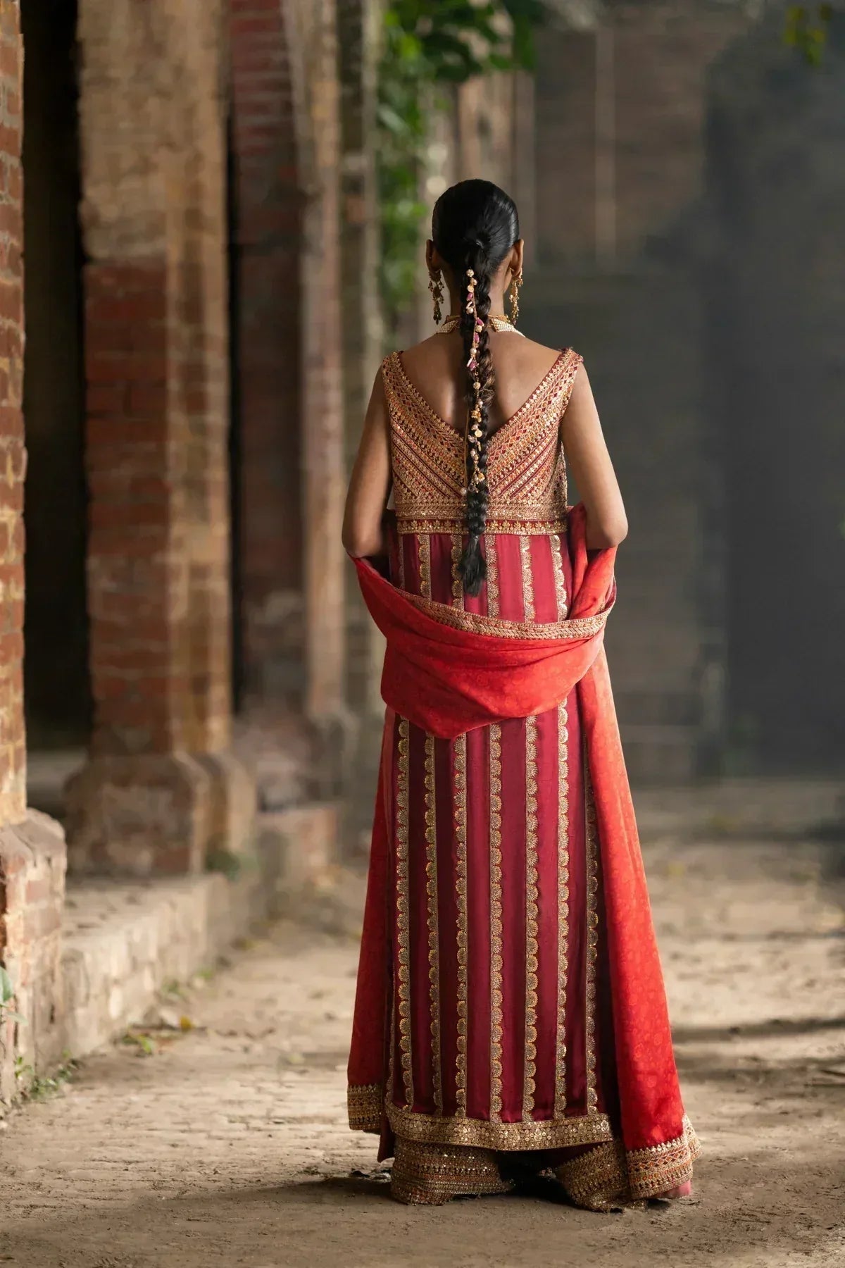 Erum Khan | Mannat Formals | Sohni - Aqsa Fabrics