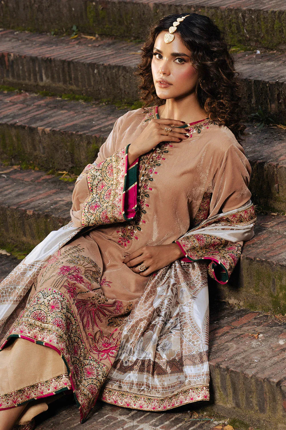Maryum N Maria | Gulshan e Makhmal | ALIZÉ - MSS5612 - Aqsa Fabrics