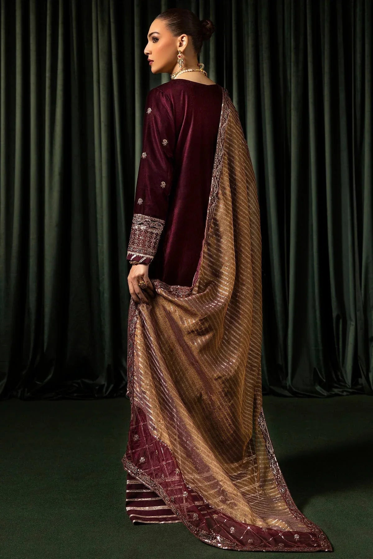 Motifz | Velvet Formals | 5096-DAISHA - Aqsa Fabrics