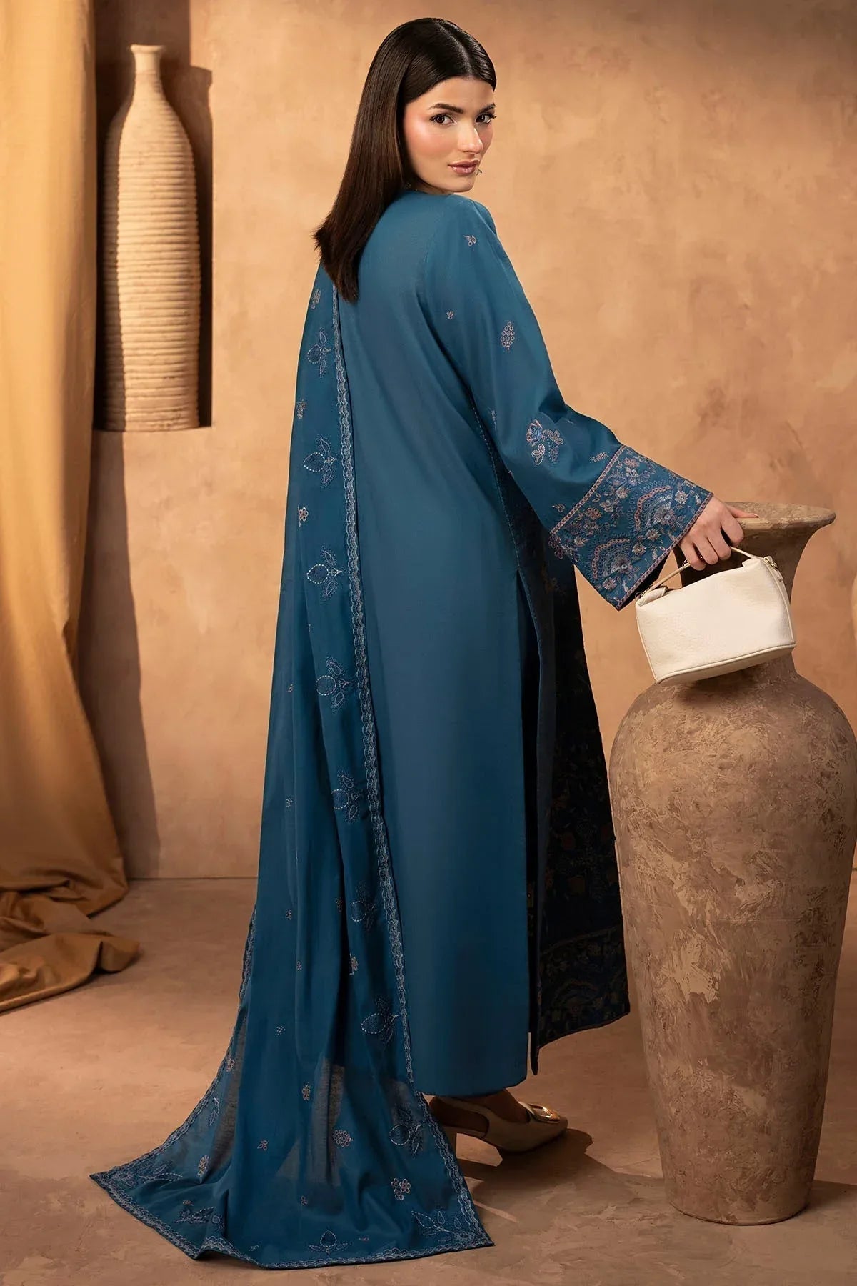 Motifz | Premium Winter 25 | 5677-MEADOW - Aqsa Fabrics