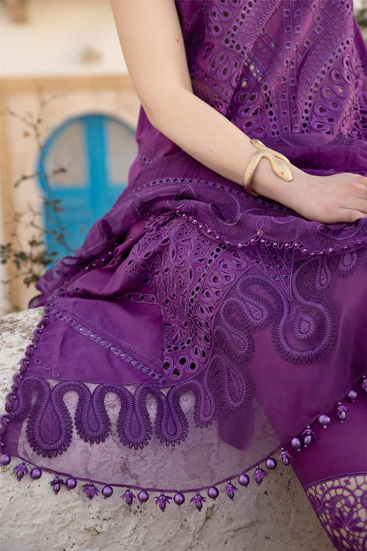 Maria B - D-2402-B - Lawn - Aqsa Fabrics