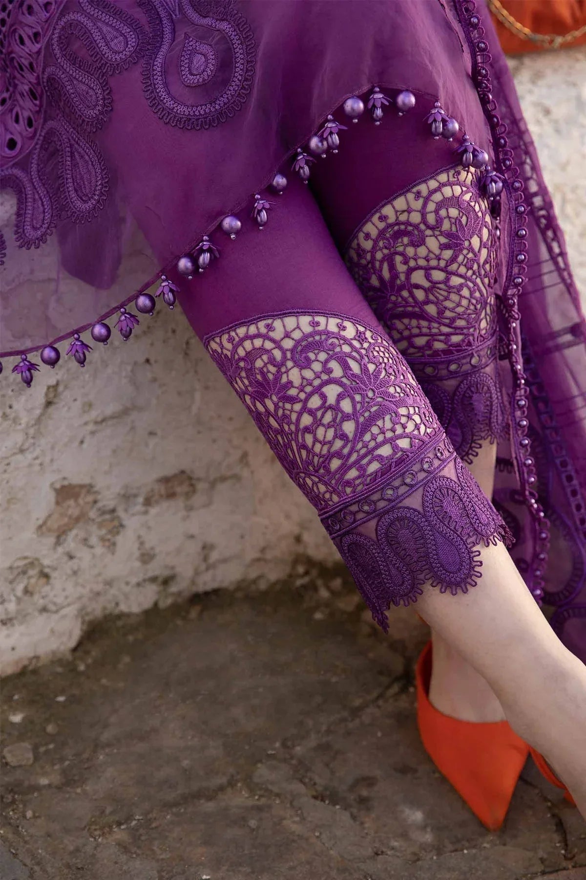 Maria B - D-2402-B - Lawn - Aqsa Fabrics