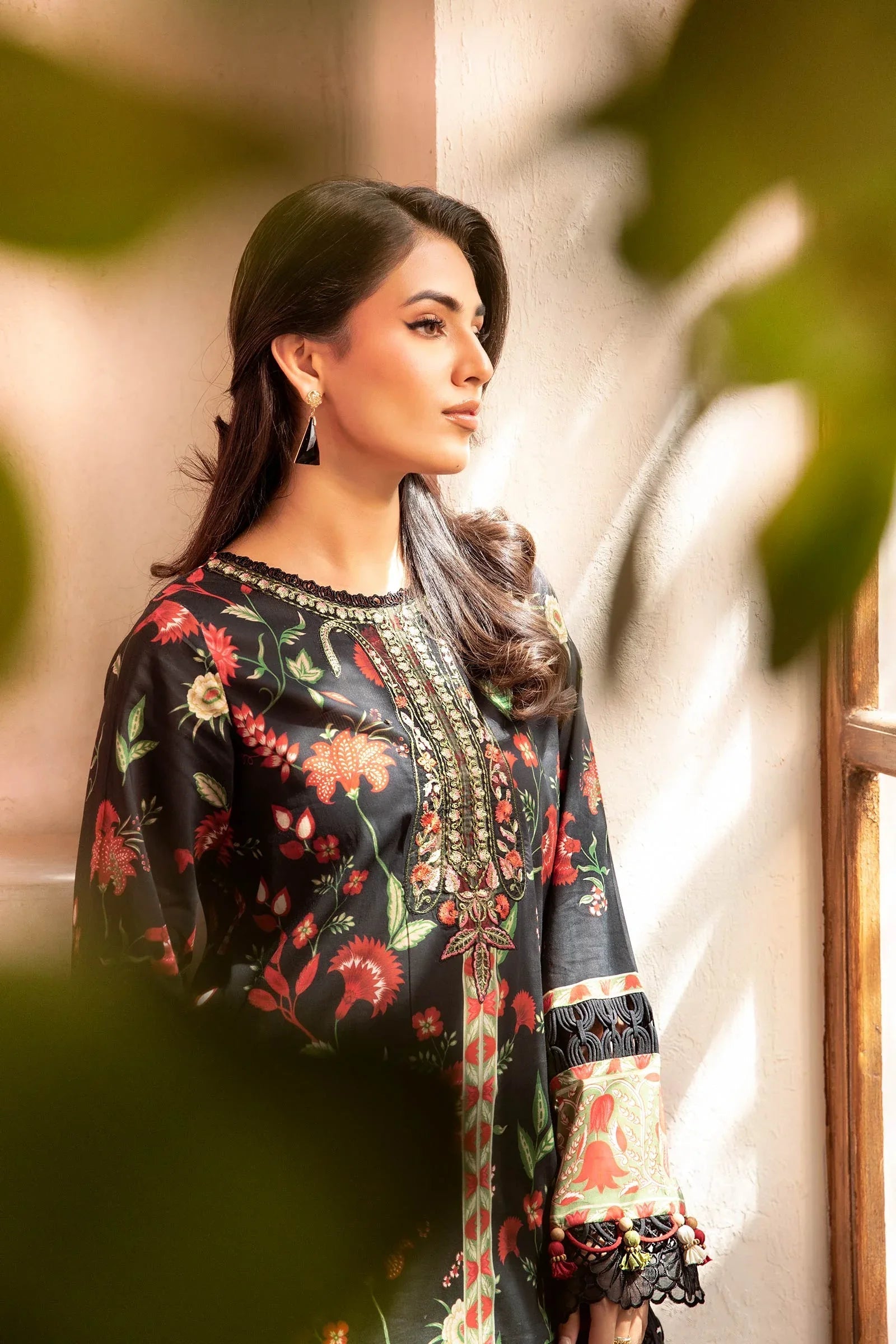 Maria B | Eid Basic Lawn | MB-CUS25-901A - Aqsa Fabrics
