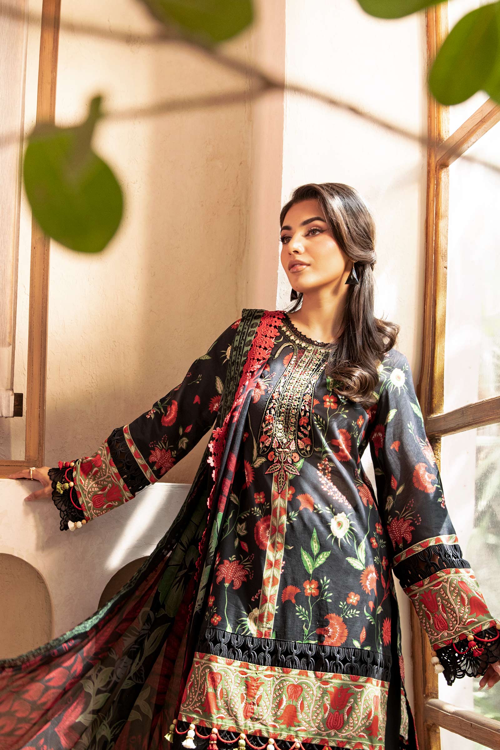 Maria B | Eid Basic Lawn | MB-CUS25-901A - Aqsa Fabrics