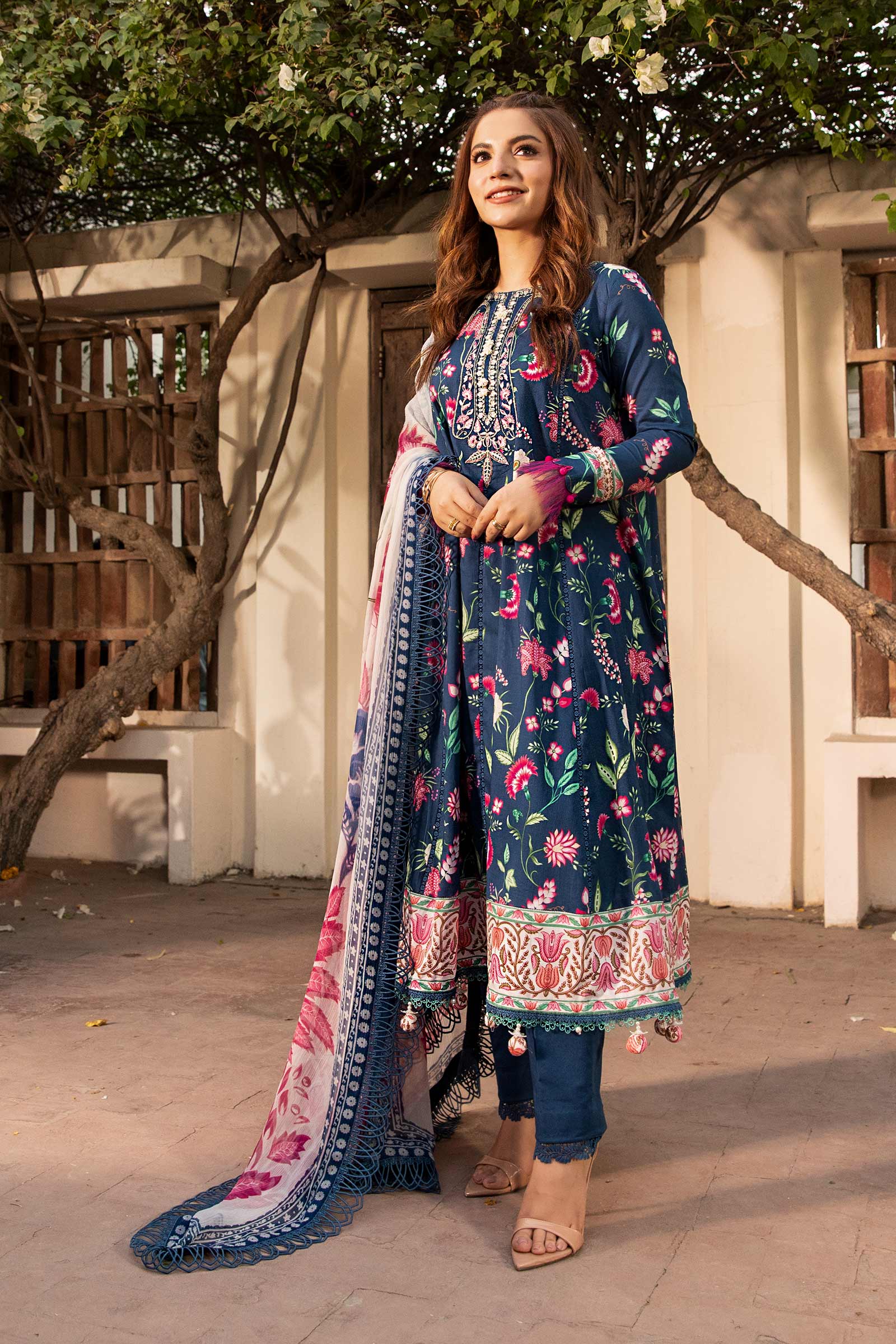 Maria B | Eid Basic Lawn | MB-CUS25-901B - Aqsa Fabrics