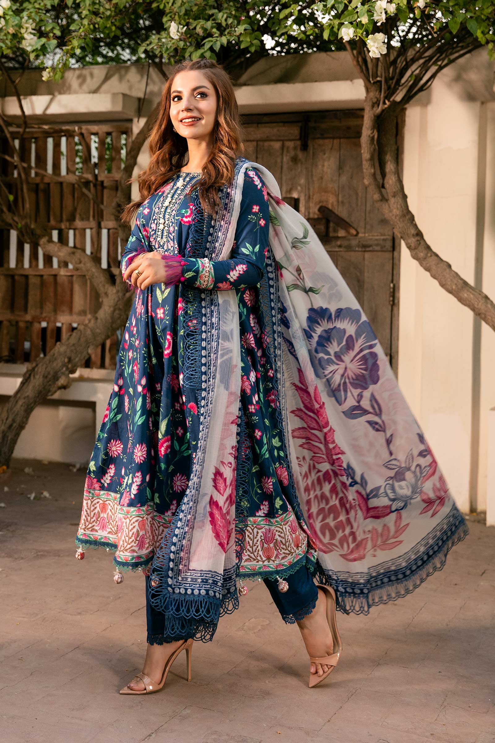 Maria B | Eid Basic Lawn | MB-CUS25-901B - Aqsa Fabrics