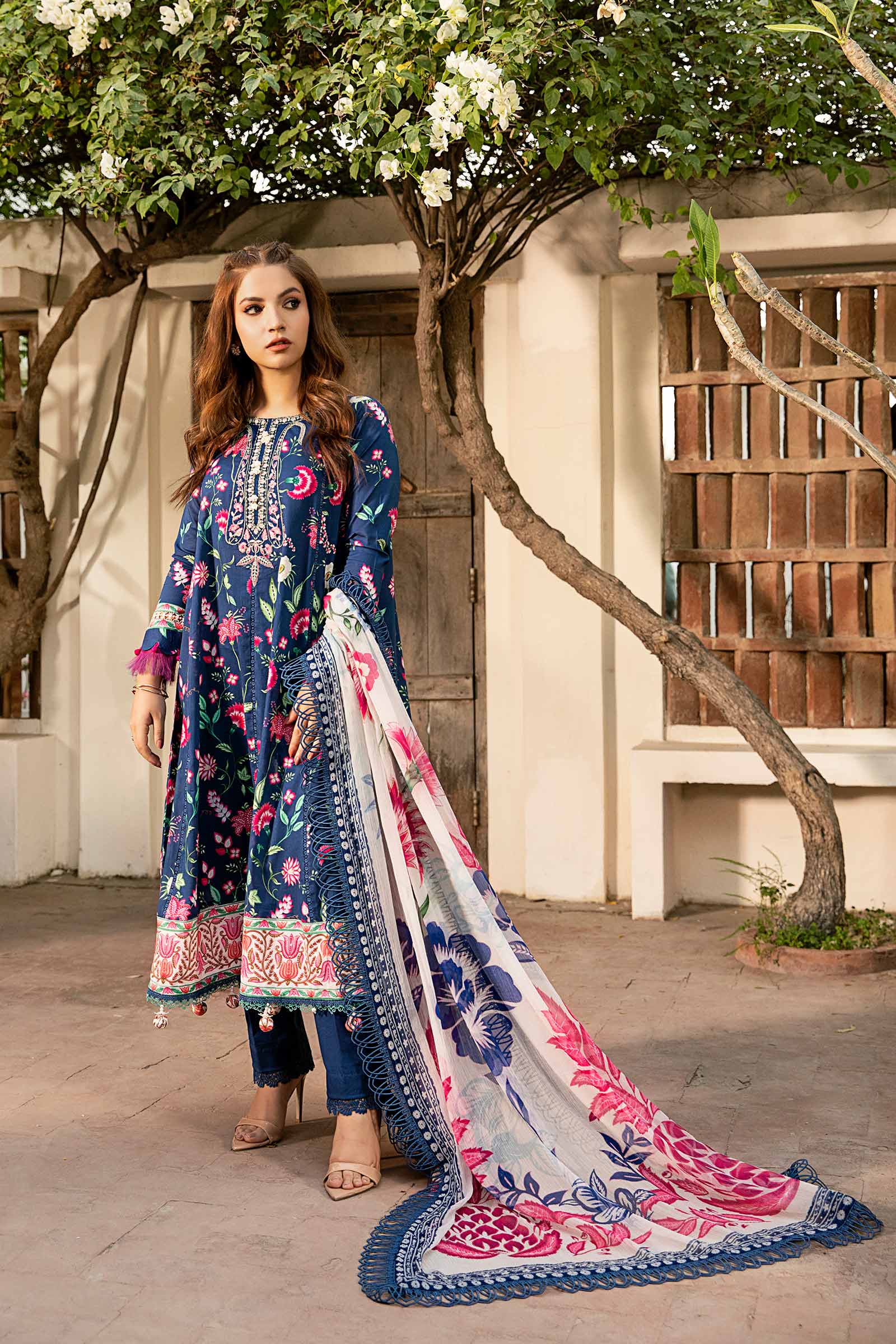 Maria B | Eid Basic Lawn | MB-CUS25-901B - Aqsa Fabrics