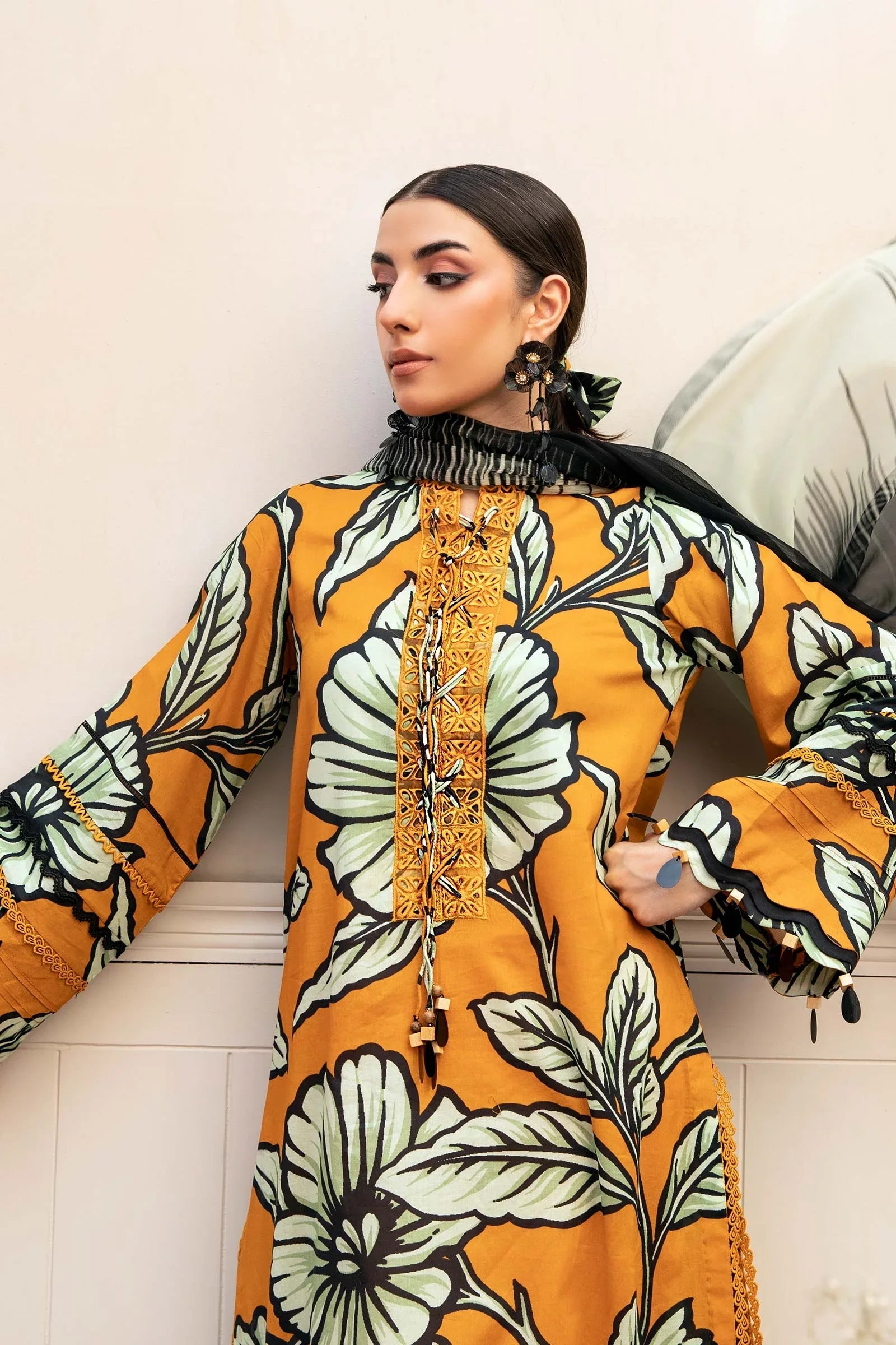 Maria B | Eid Basic Lawn | MB-CUS25-902A - Aqsa Fabrics