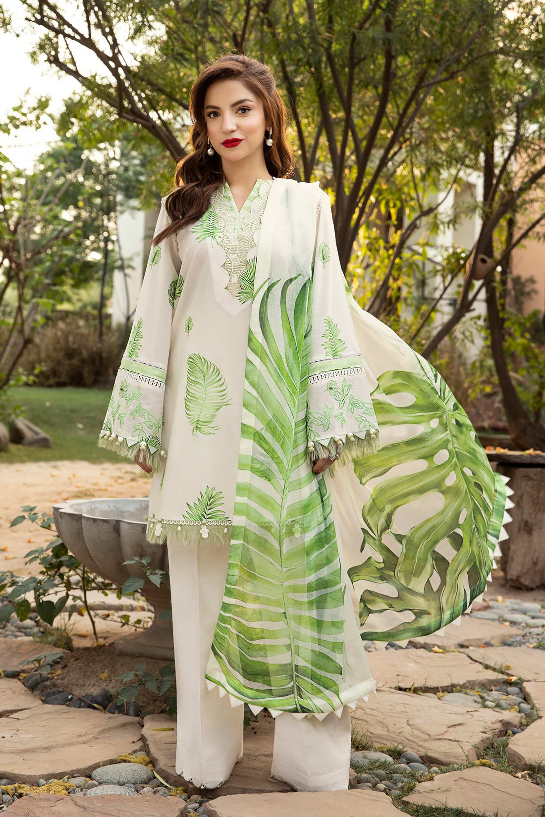 Maria B | Eid Basic Lawn | MB-CUS25-906B - Aqsa Fabrics