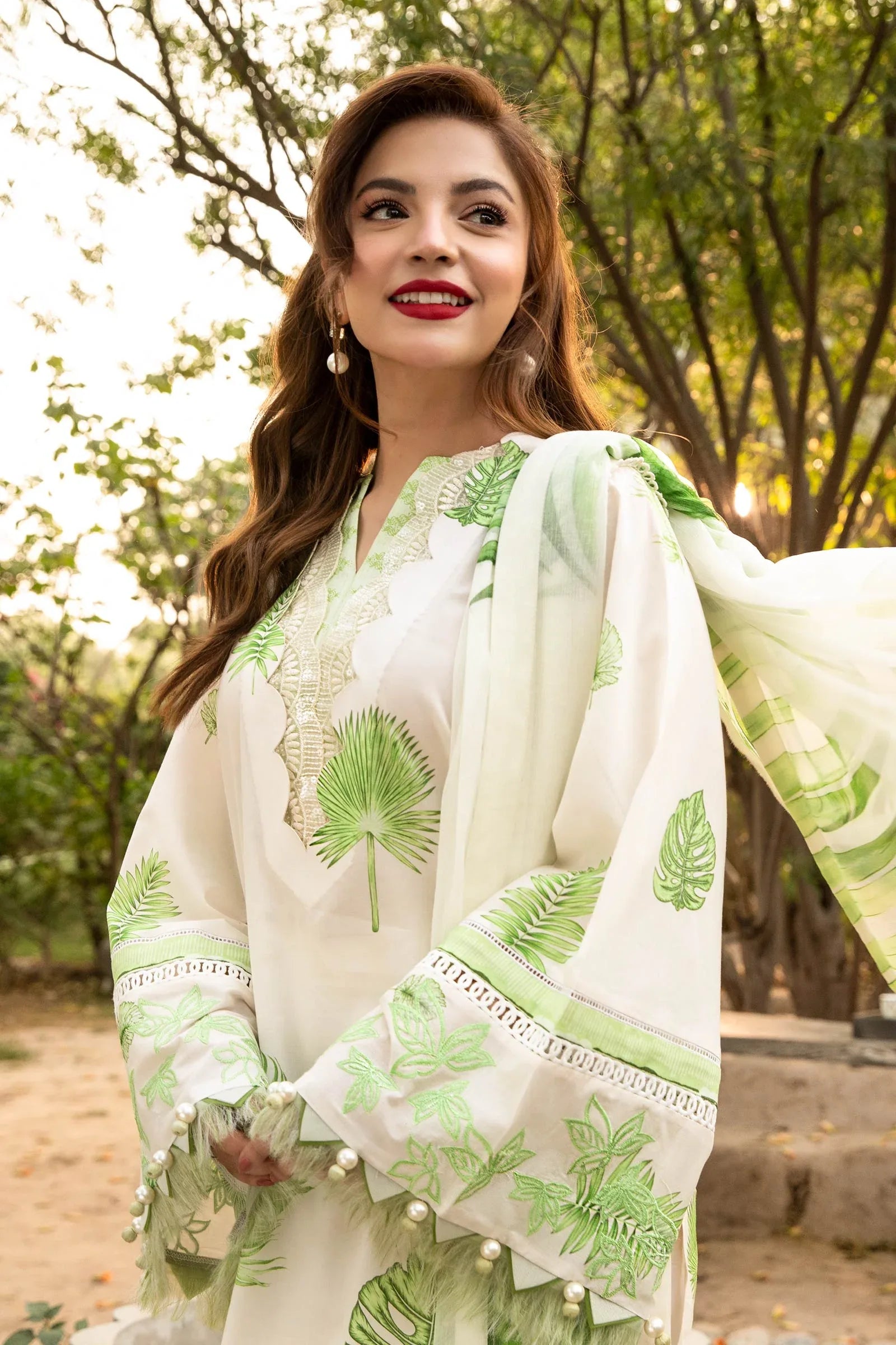 Maria B | Eid Basic Lawn | MB-CUS25-906B - Aqsa Fabrics