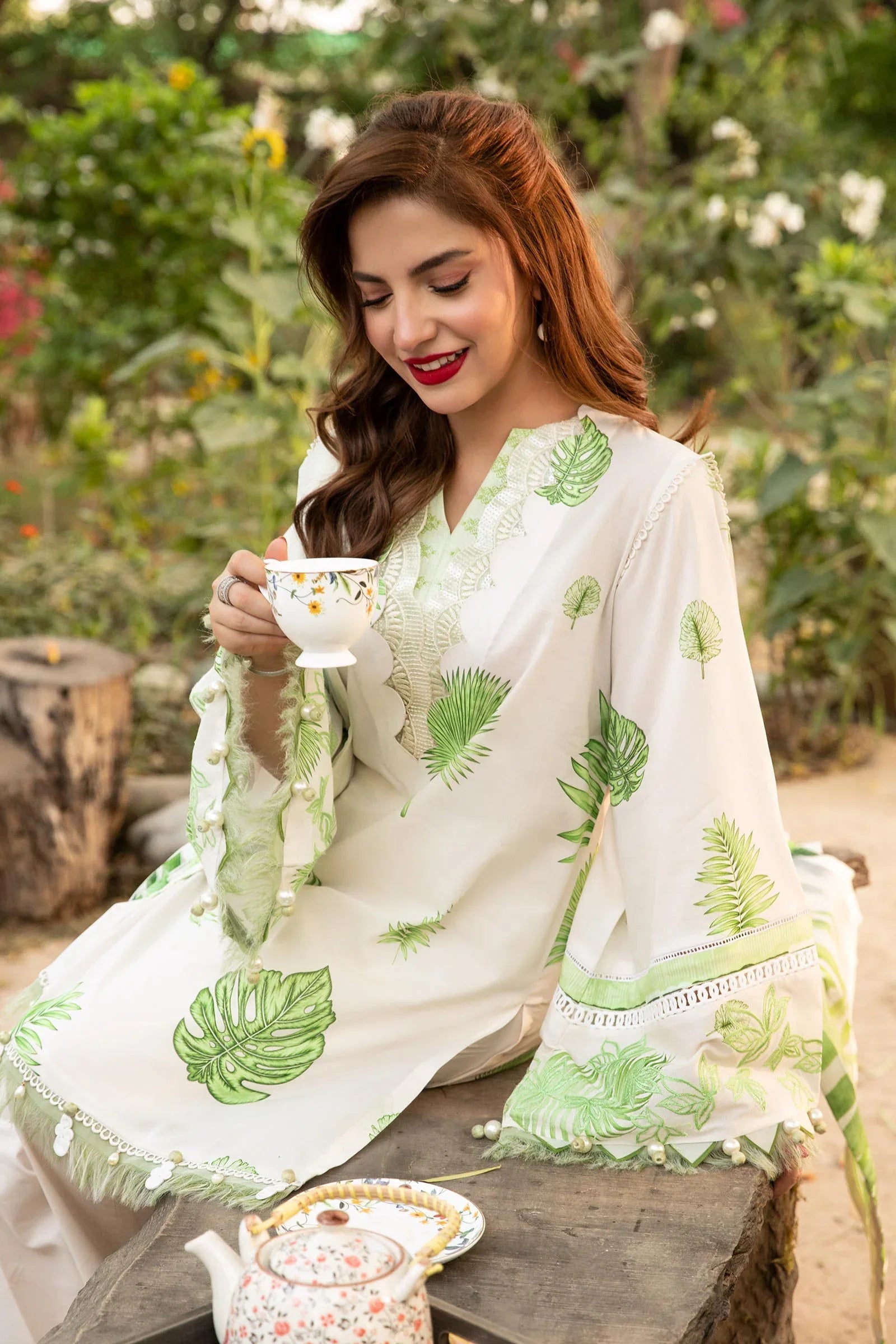Maria B | Eid Basic Lawn | MB-CUS25-906B - Aqsa Fabrics