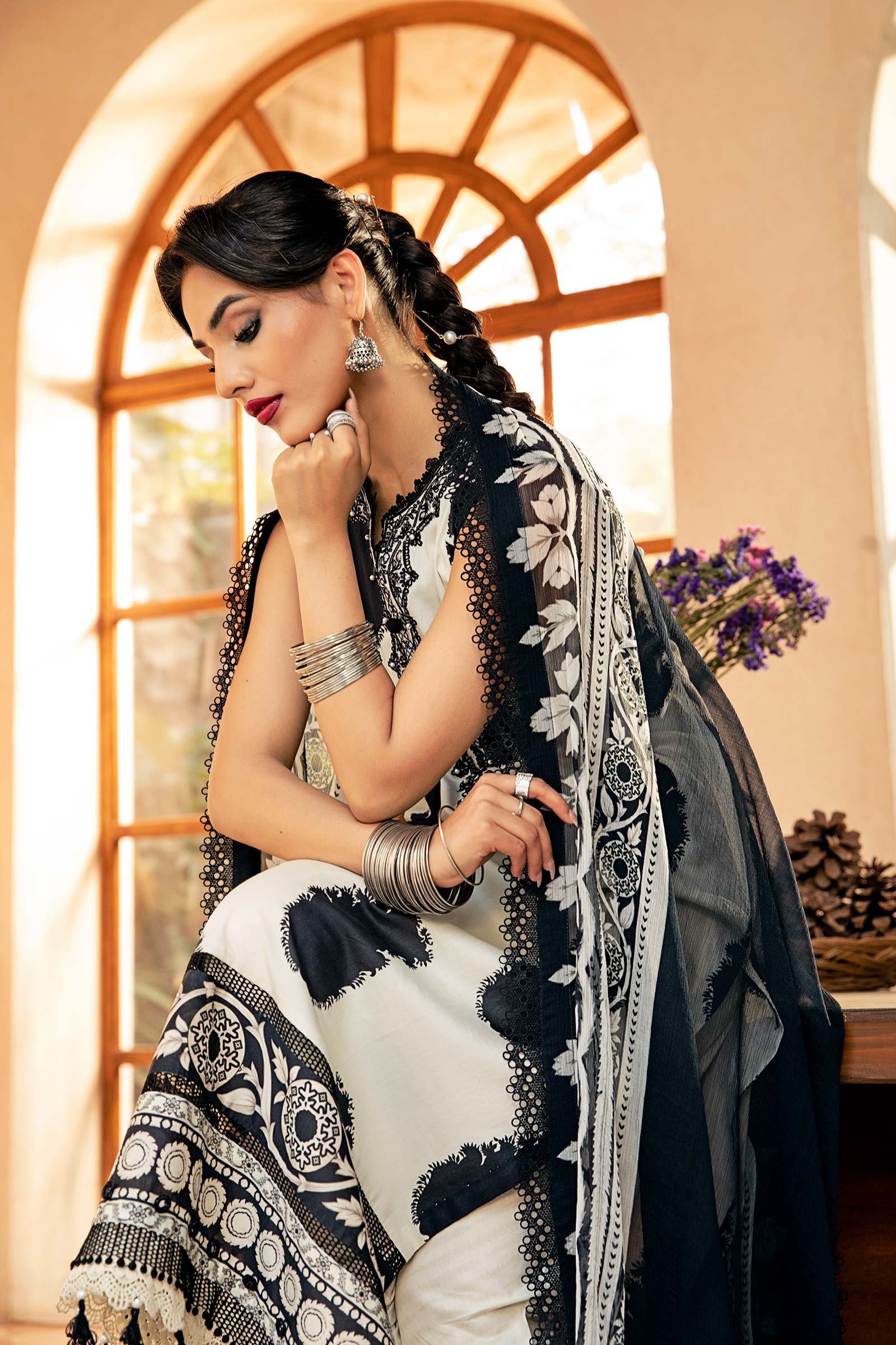 Maria B | Eid Basic Lawn | MB-CUS25-911B - Aqsa Fabrics