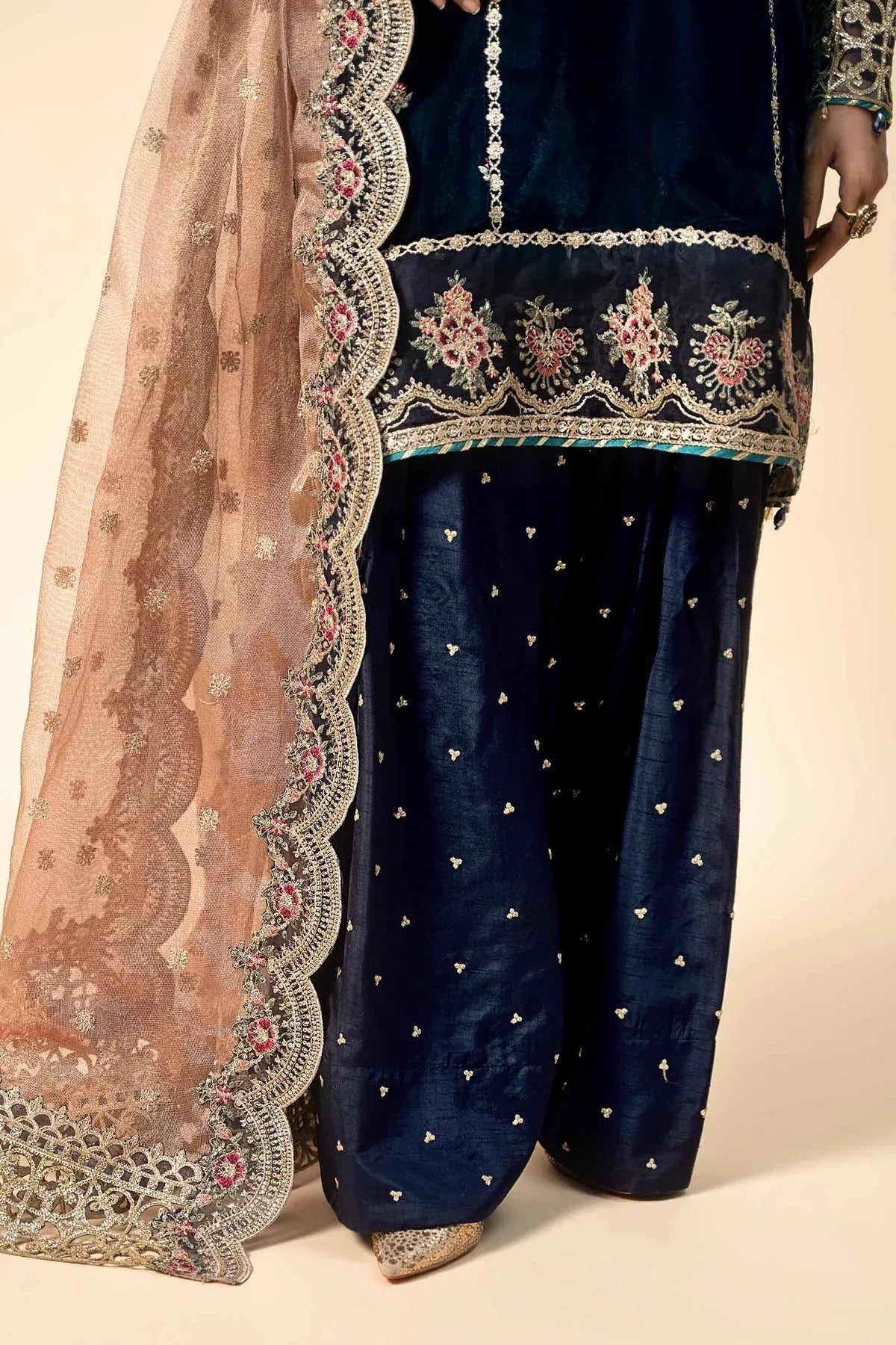 Maria B | Formal Wears | Velvet Suit | SF-W24-80 - Aqsa Fabrics