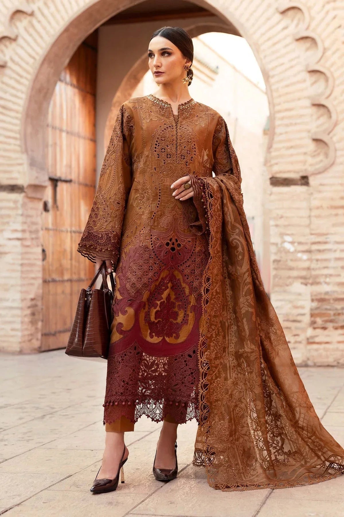 Maria B | Luxury Lawn 25 | D-2501-B - Aqsa Fabrics