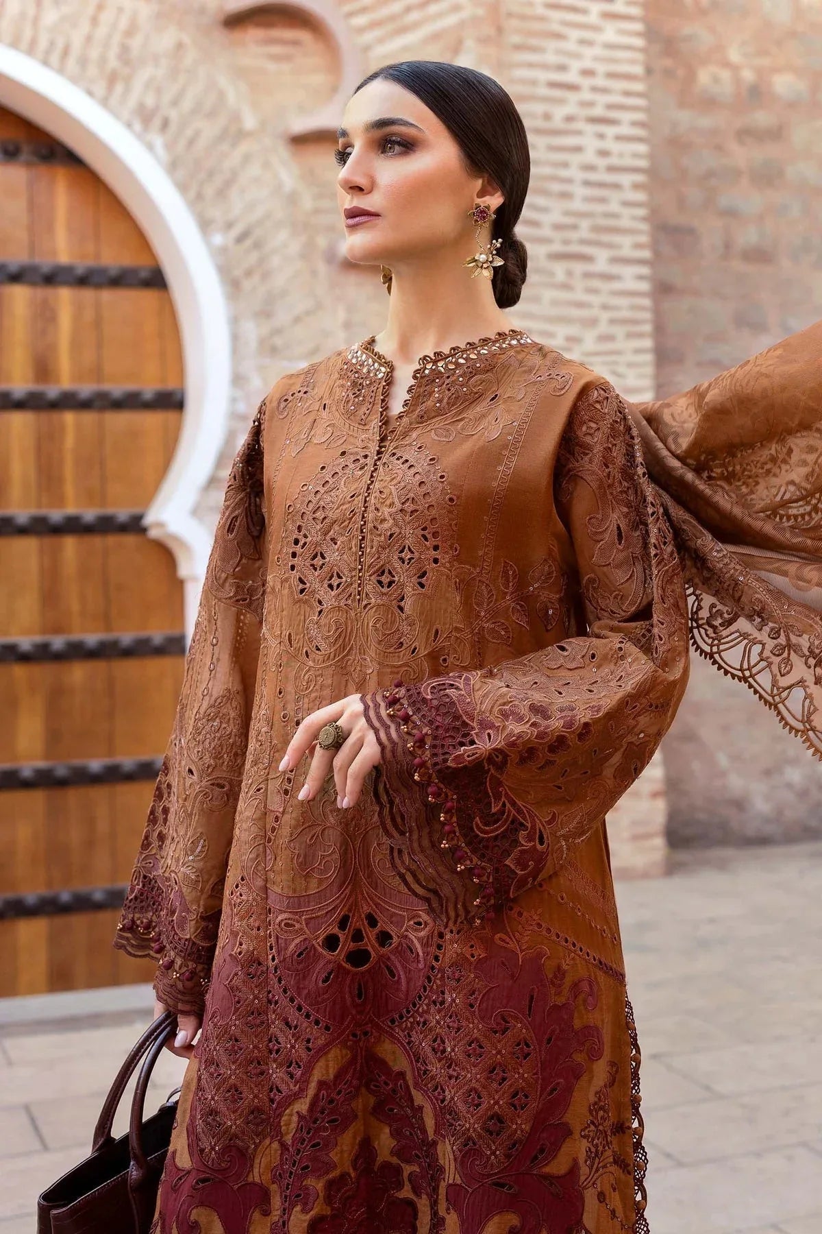 Maria B | Luxury Lawn 25 | D-2501-B - Aqsa Fabrics