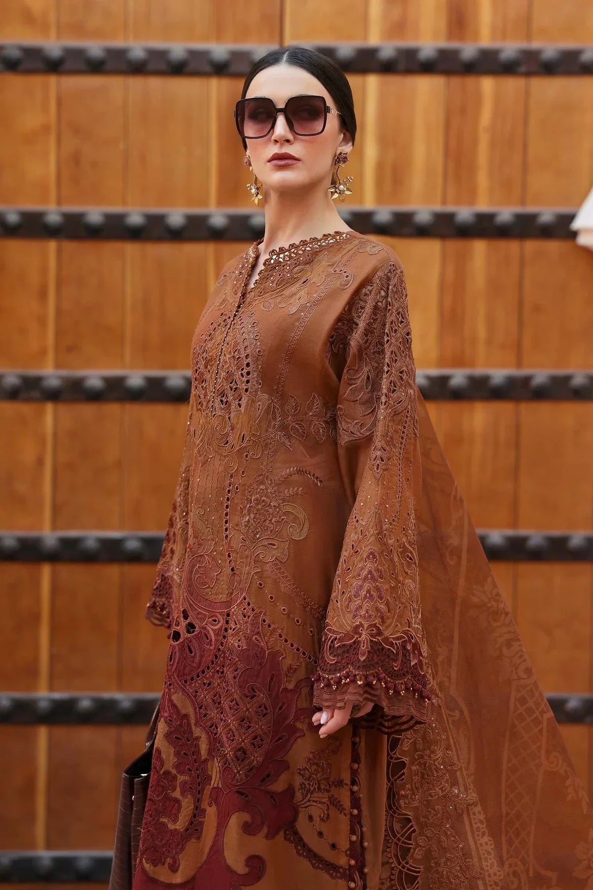 Maria B | Luxury Lawn 25 | D-2501-B - Aqsa Fabrics