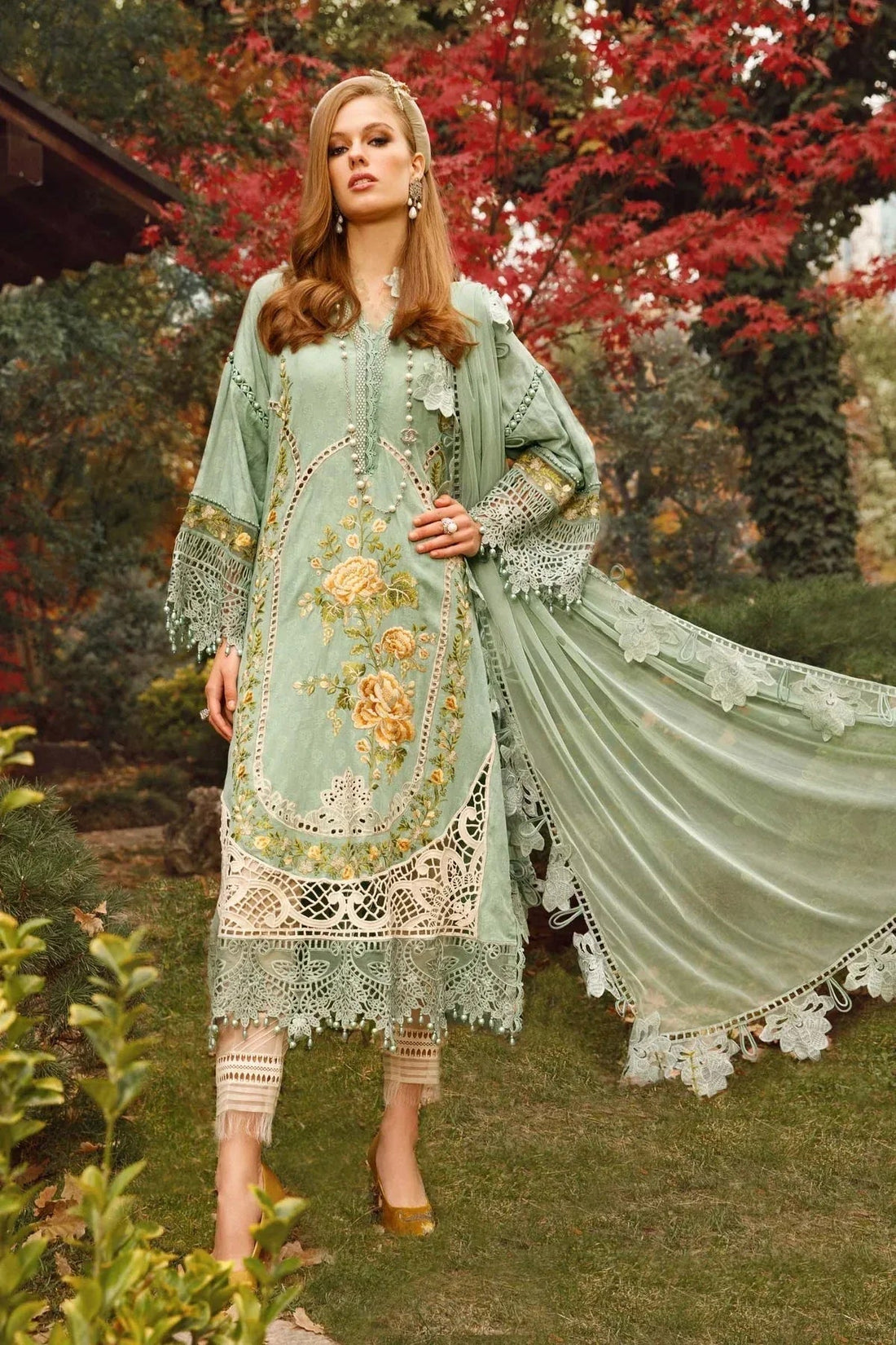 Maria B | Luxury Lawn | D-2302-B - Aqsa Fabrics