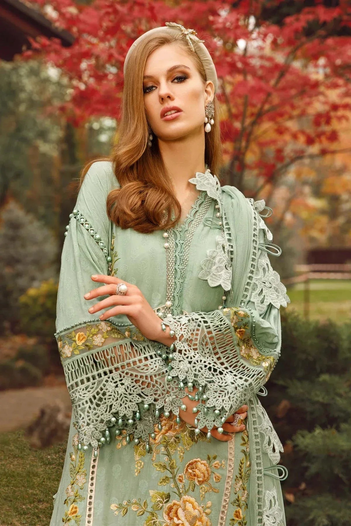 Maria B | Luxury Lawn | D-2302-B - Aqsa Fabrics