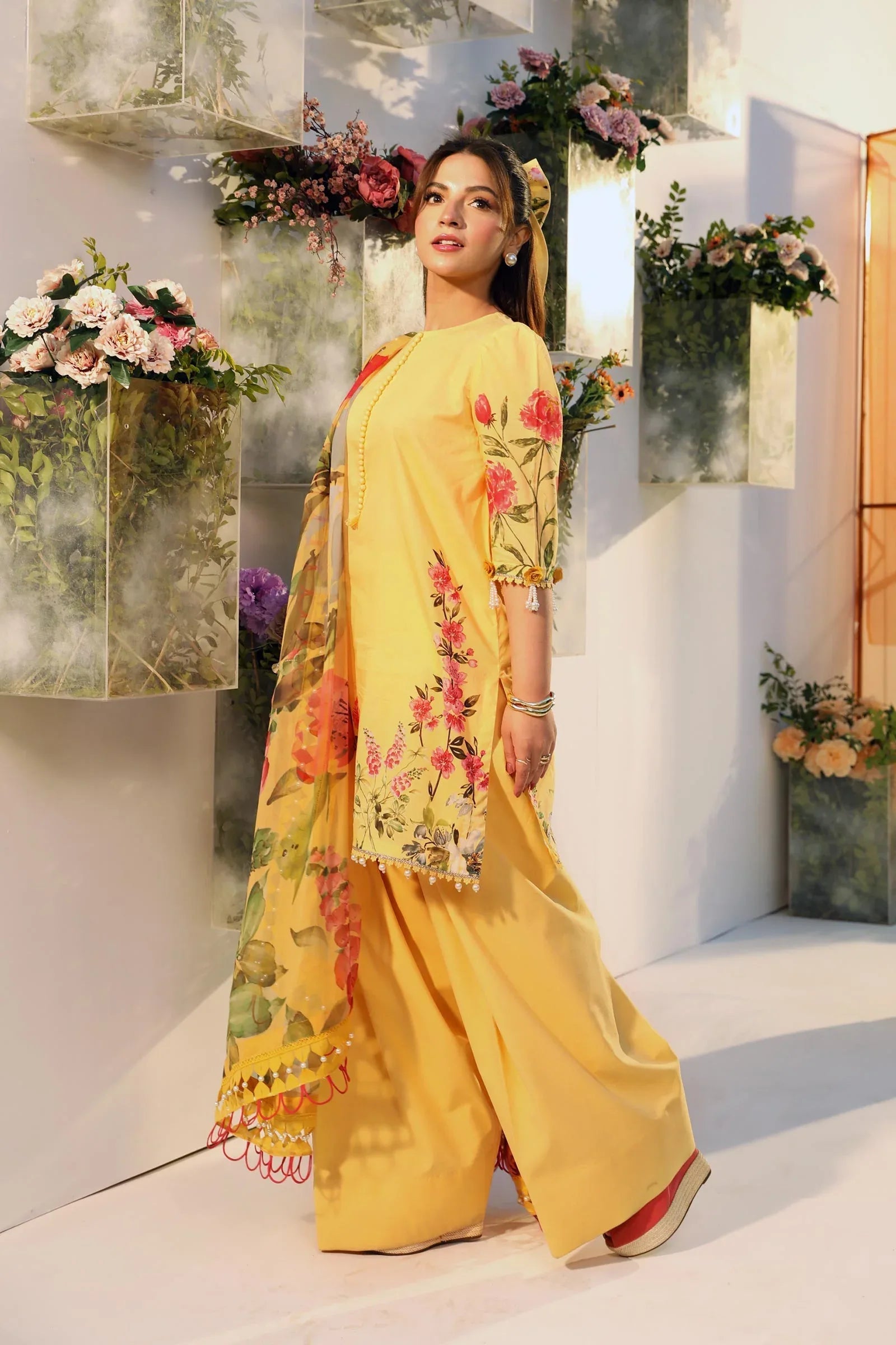 Maria B | M Basic Summer Lawn 25 | MB-CUS25-701A - Aqsa Fabrics