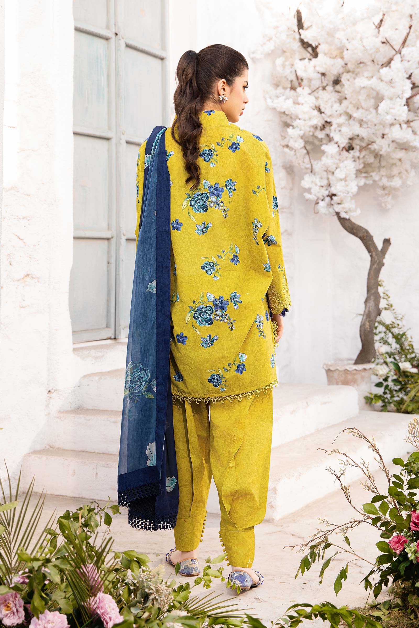 Maria B | M Basic Summer Lawn 25 | MB-CUS25-702A - Aqsa Fabrics