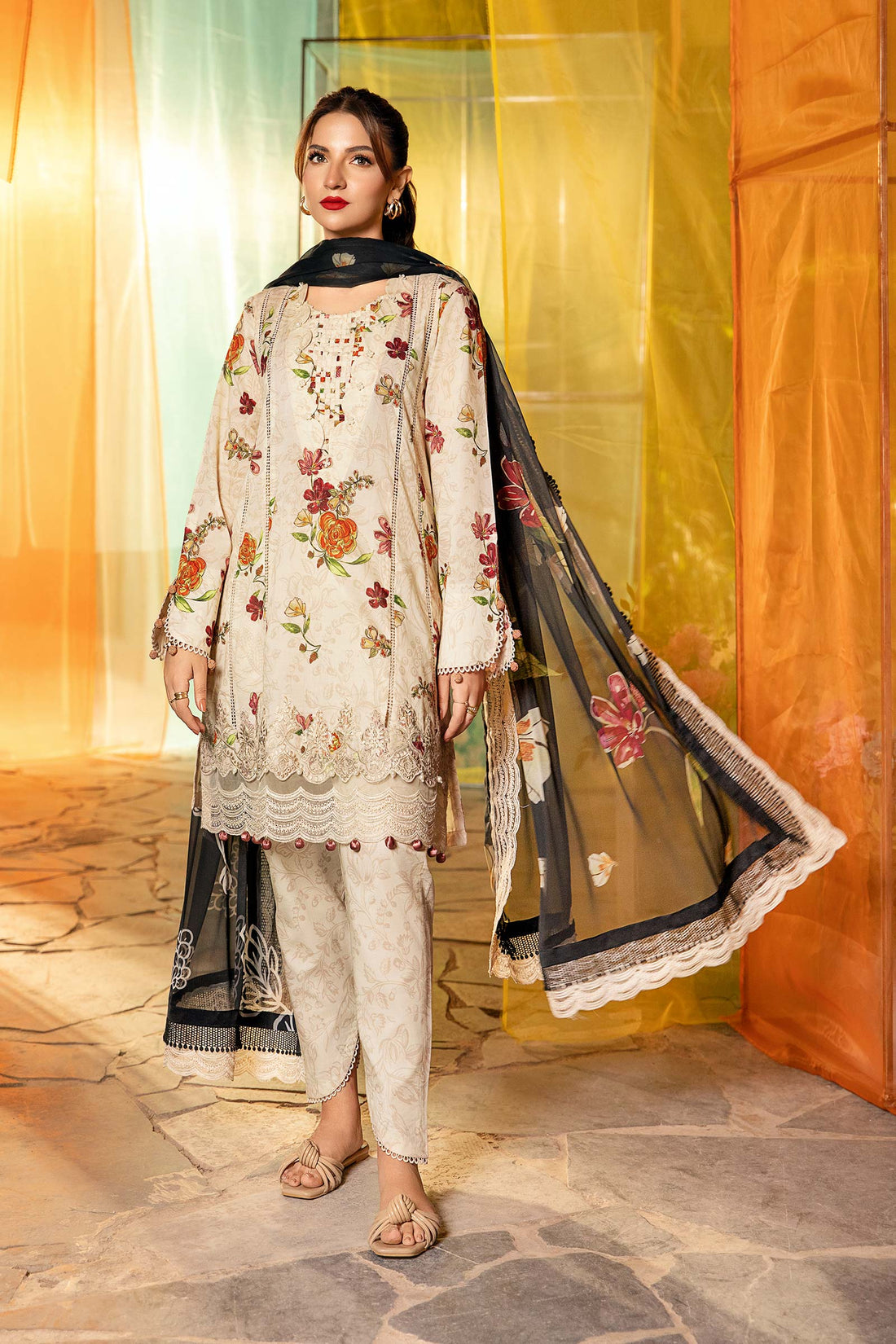 Maria B | M Basic Summer Lawn 25 | MB-CUS25-702B - Aqsa Fabrics