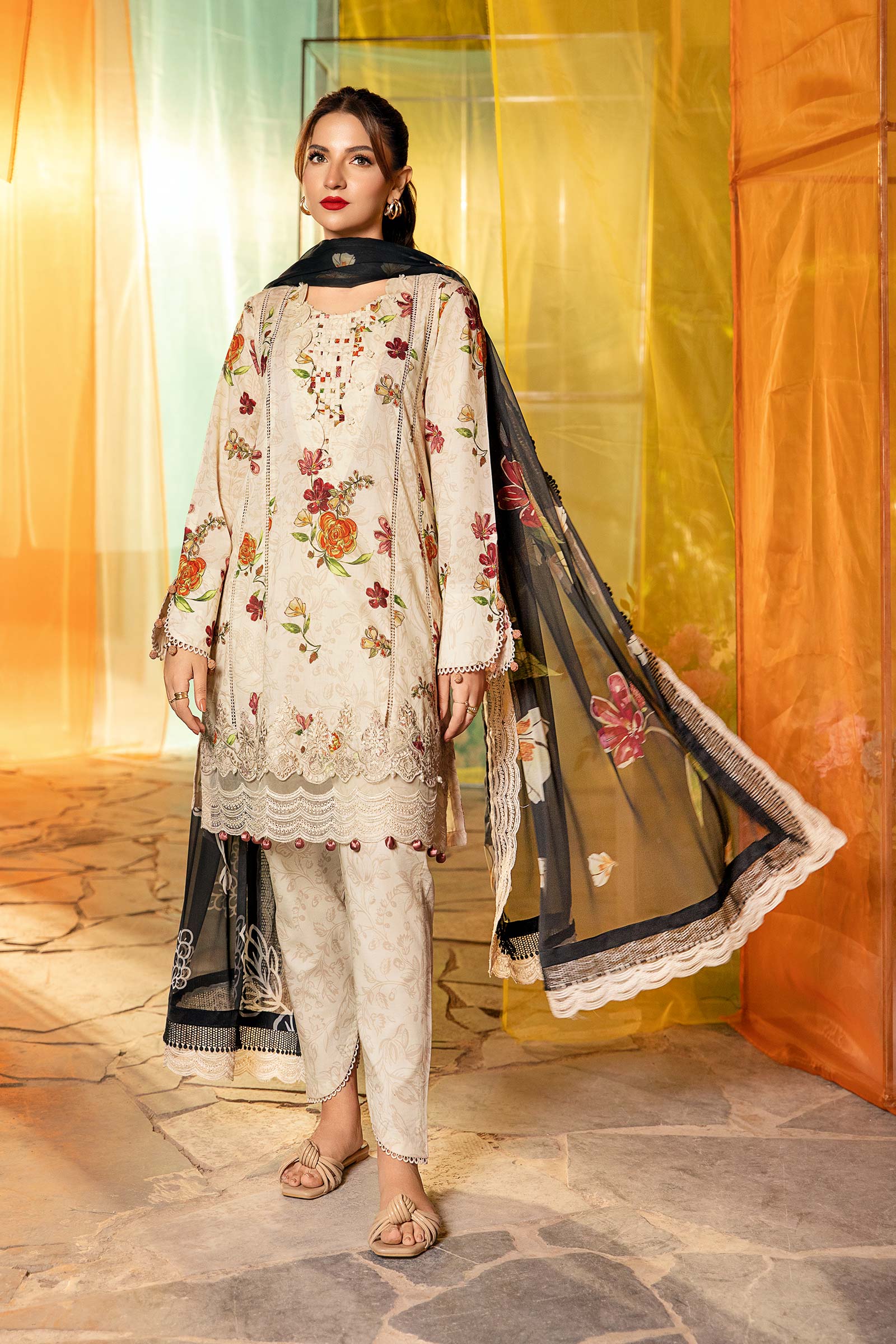 Maria B | M Basic Summer Lawn 25 | MB-CUS25-702B - Aqsa Fabrics