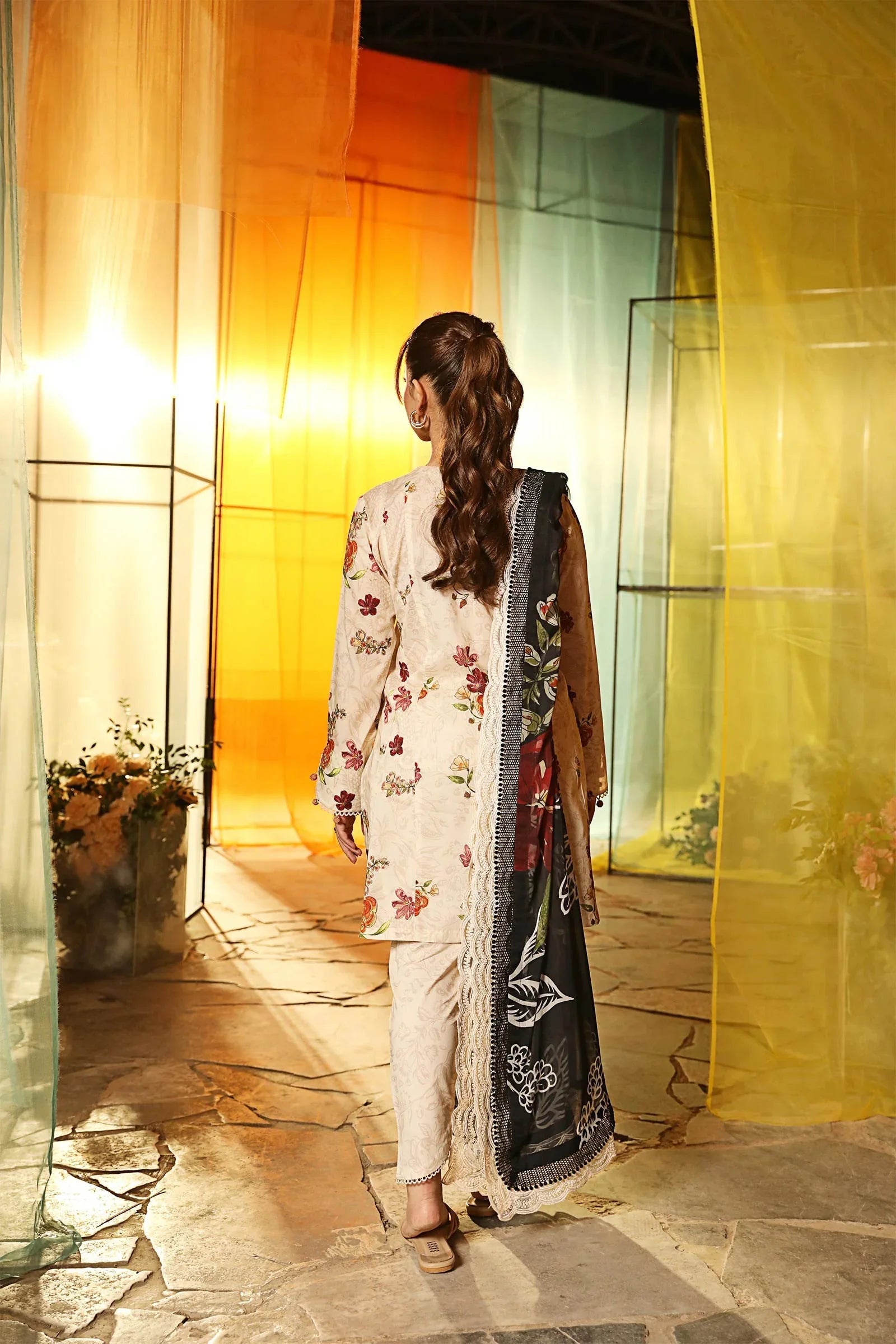 Maria B | M Basic Summer Lawn 25 | MB-CUS25-702B - Aqsa Fabrics