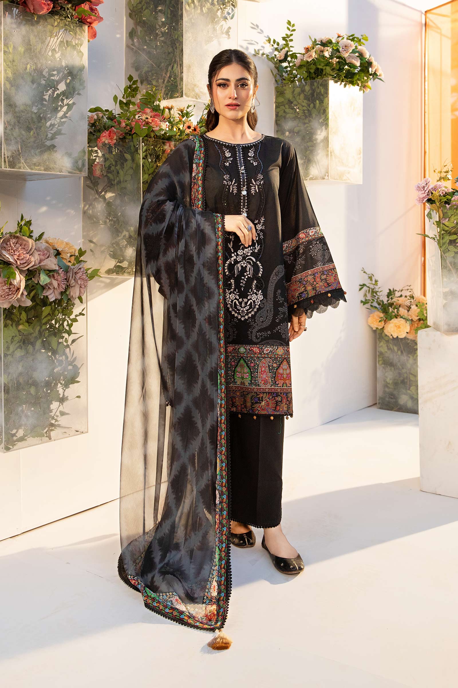Maria B | M Basic Summer Lawn 25 | MB-CUS25-703A - Aqsa Fabrics