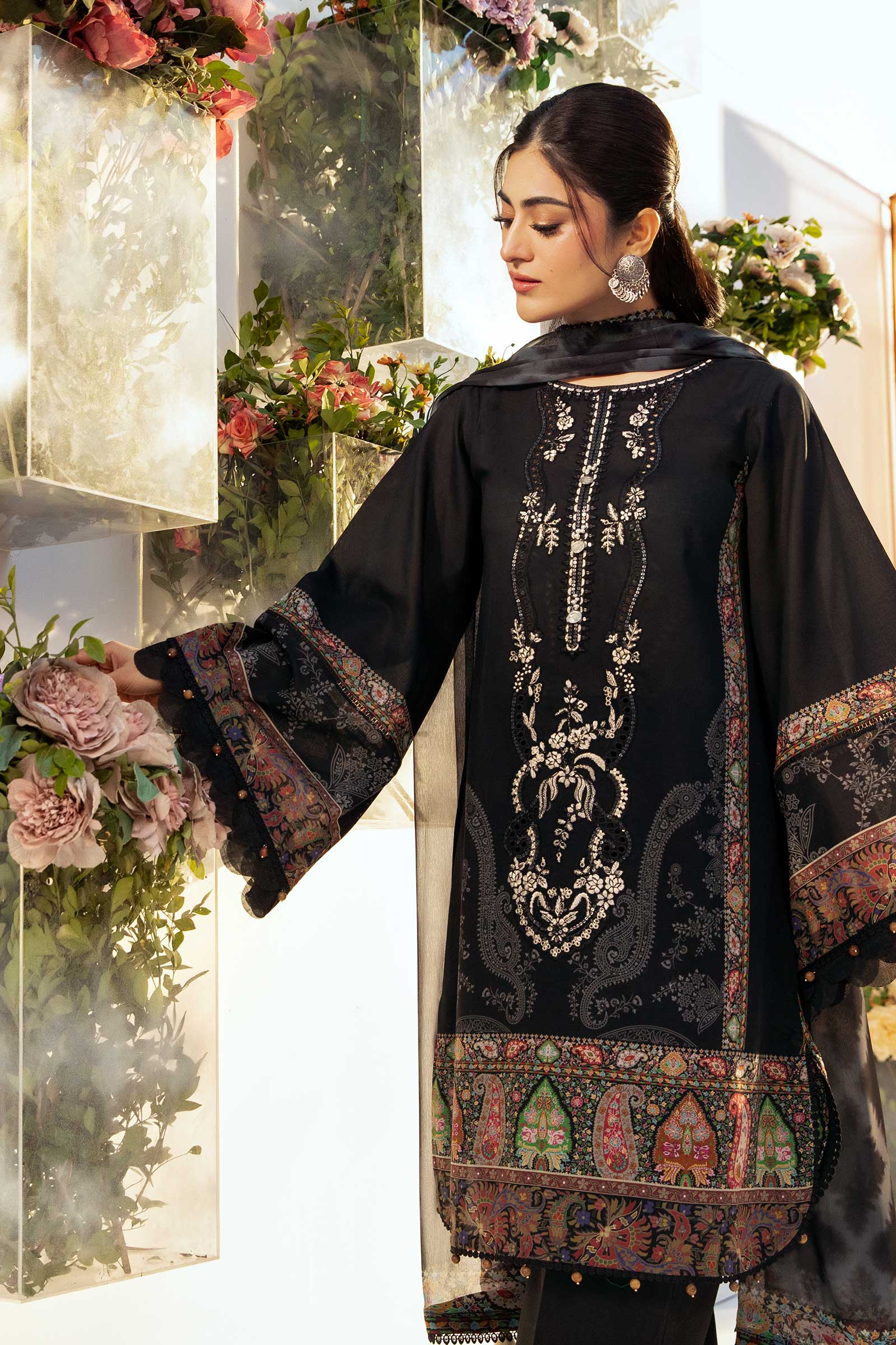 Maria B | M Basic Summer Lawn 25 | MB-CUS25-703A - Aqsa Fabrics
