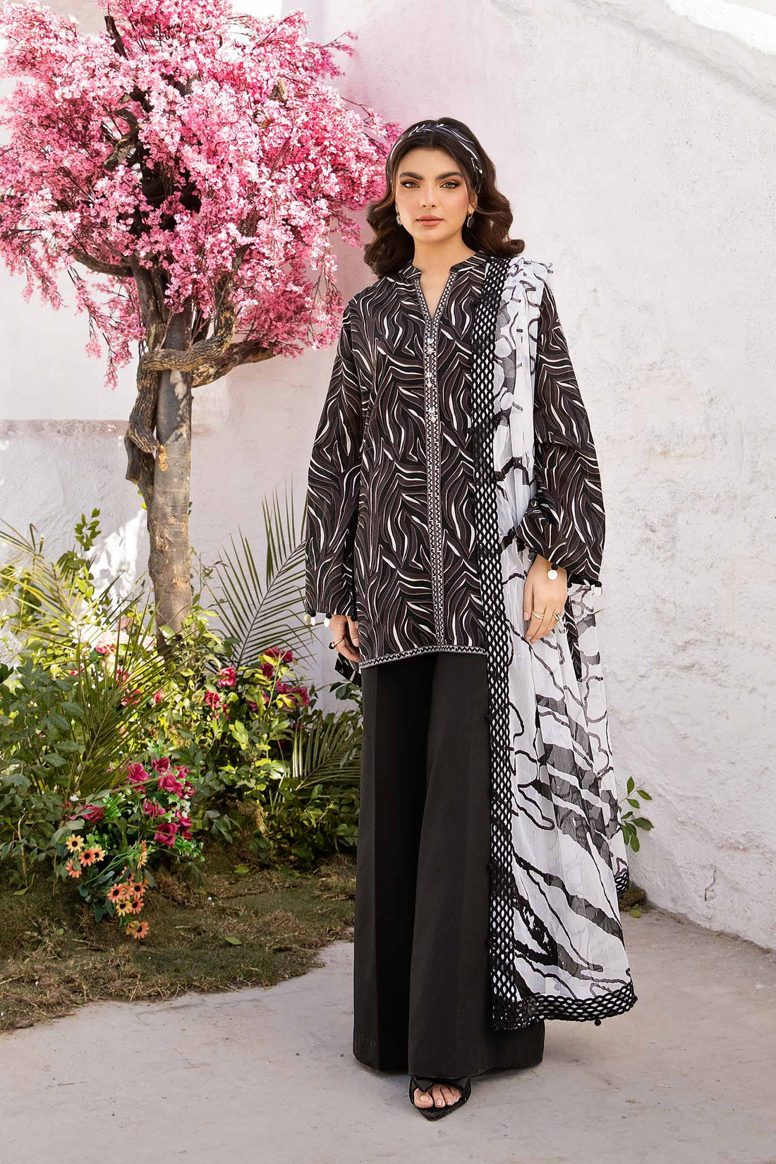 Maria B | M Basic Summer Lawn 25 | MB-CUS25-704B - Aqsa Fabrics