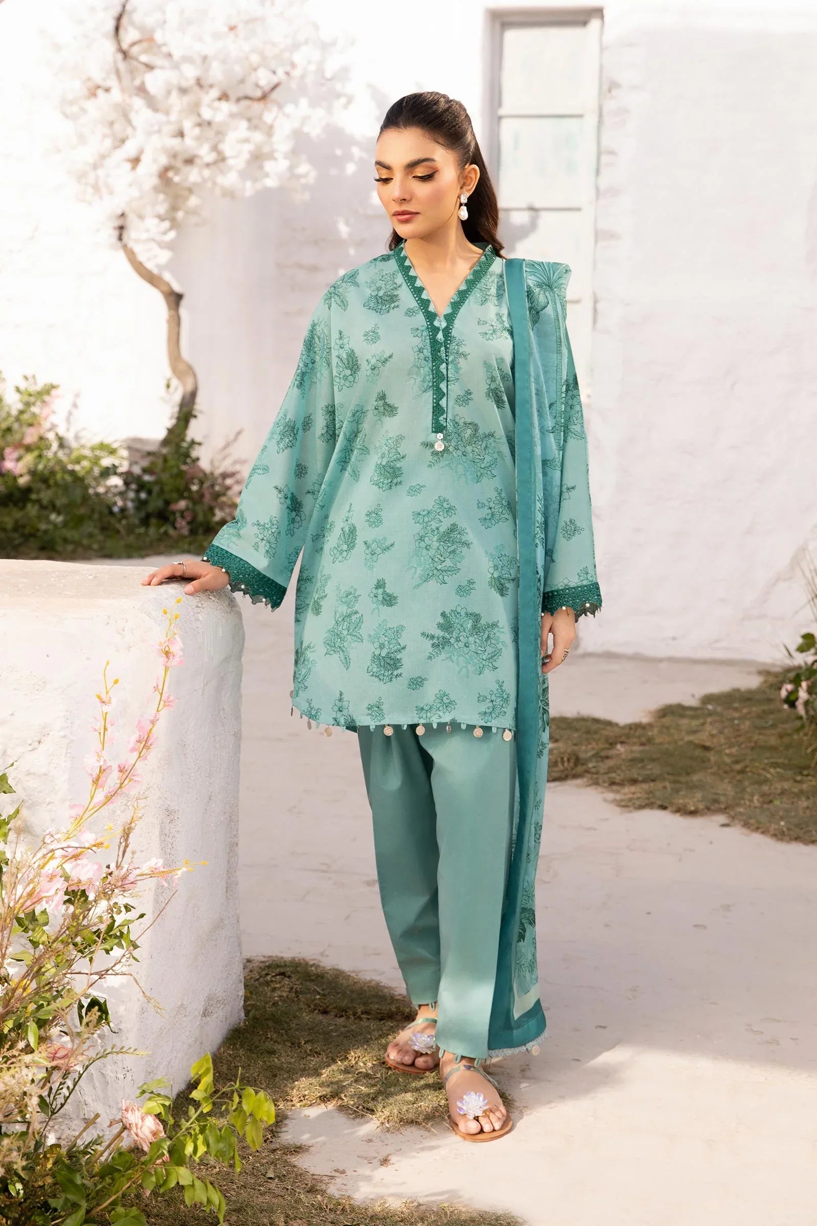 Maria B | M Basic Summer Lawn 25 | MB-CUS25-708B - Aqsa Fabrics