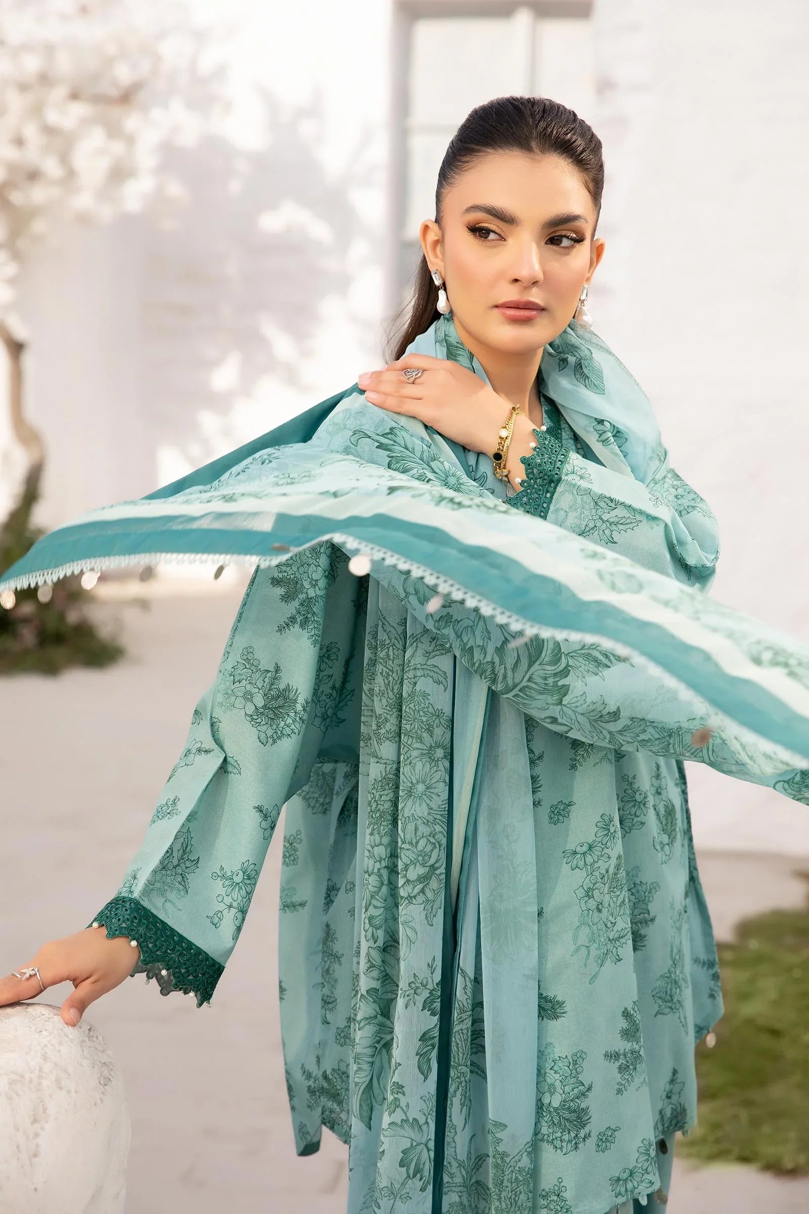 Maria B | M Basic Summer Lawn 25 | MB-CUS25-708B - Aqsa Fabrics