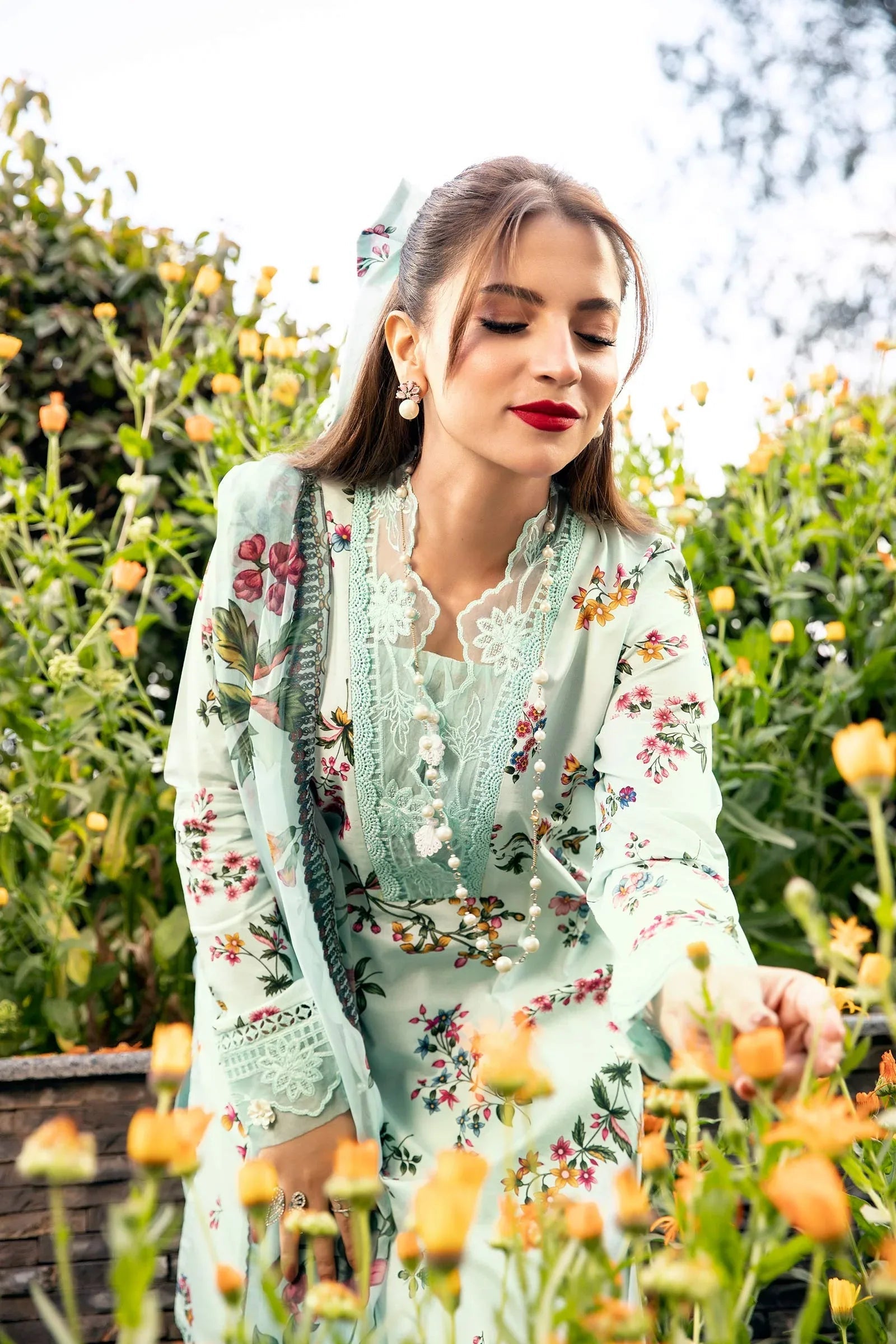 Maria B | M Basic Summer Lawn 25 | MB-CUS25-709B - Aqsa Fabrics