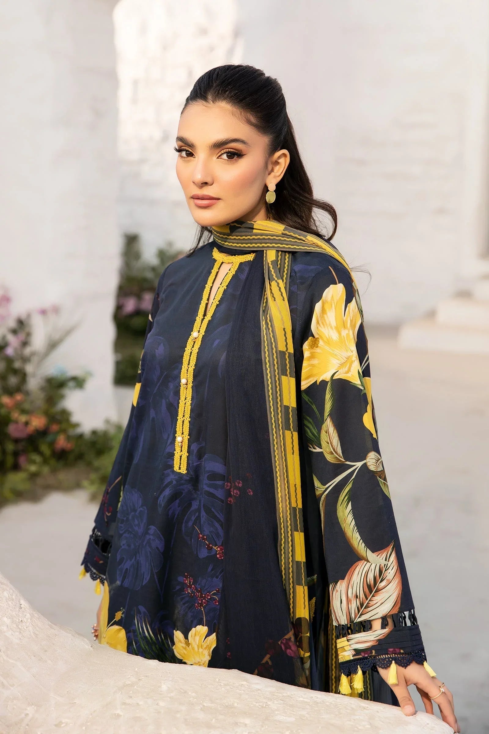 Maria B | M Basic Summer Lawn 25 | MB-CUS25-710B - Aqsa Fabrics