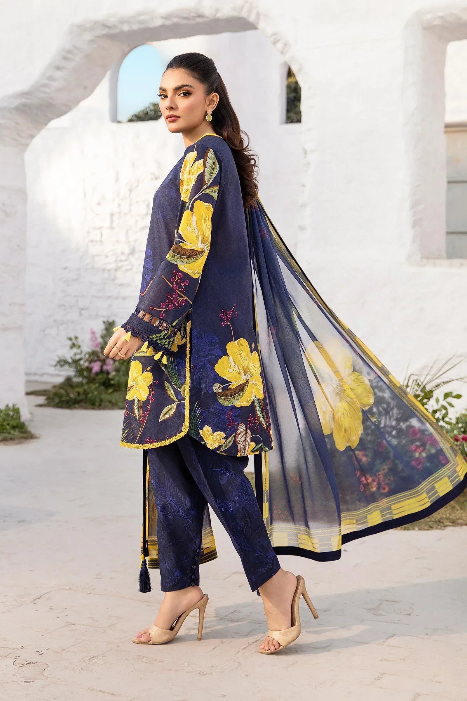 Maria B | M Basic Summer Lawn 25 | MB-CUS25-710B - Aqsa Fabrics