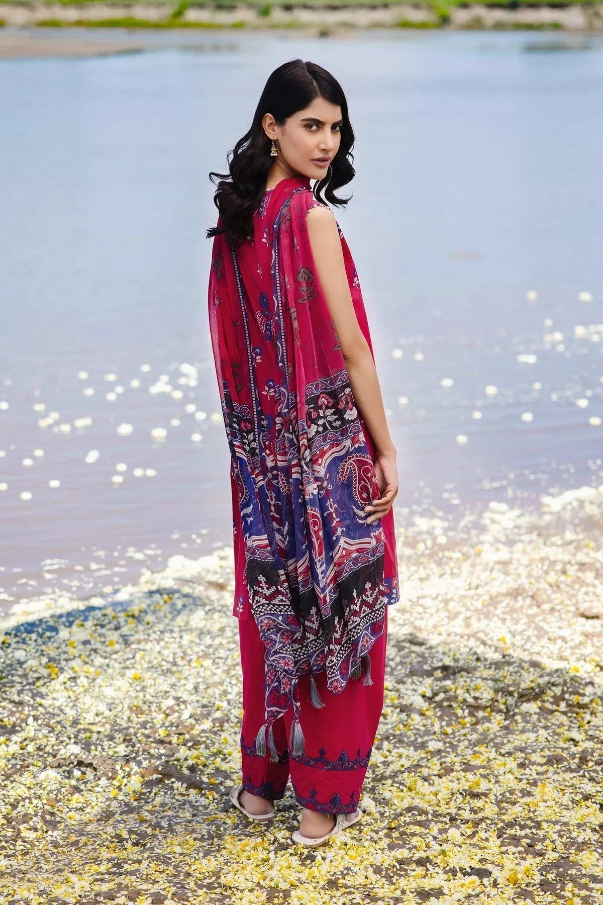 Maria b | M Basics Lawn | 412-B - Aqsa Fabrics