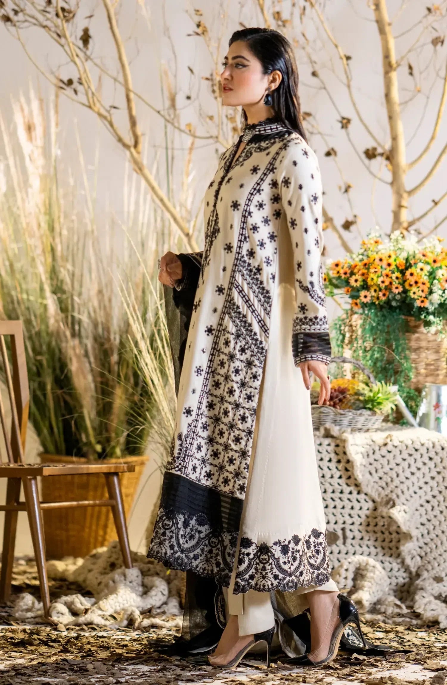 Maryum N Maria | Shehr Bano Winter 23 | SIMRAN MW23555 - Aqsa Fabrics