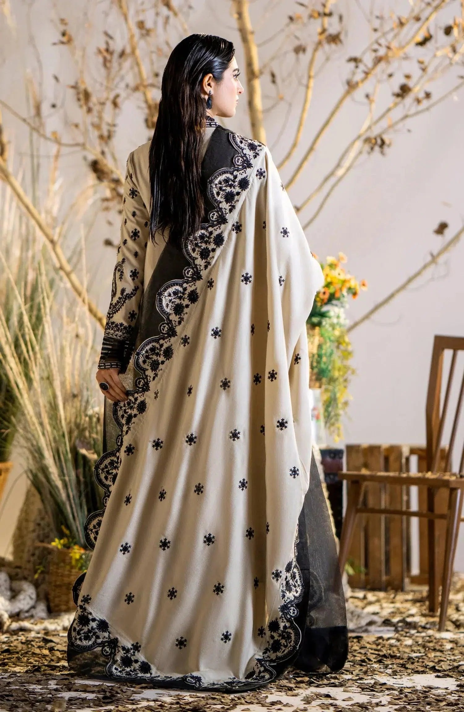 Maryum N Maria | Shehr Bano Winter 23 | SIMRAN MW23555 - Aqsa Fabrics