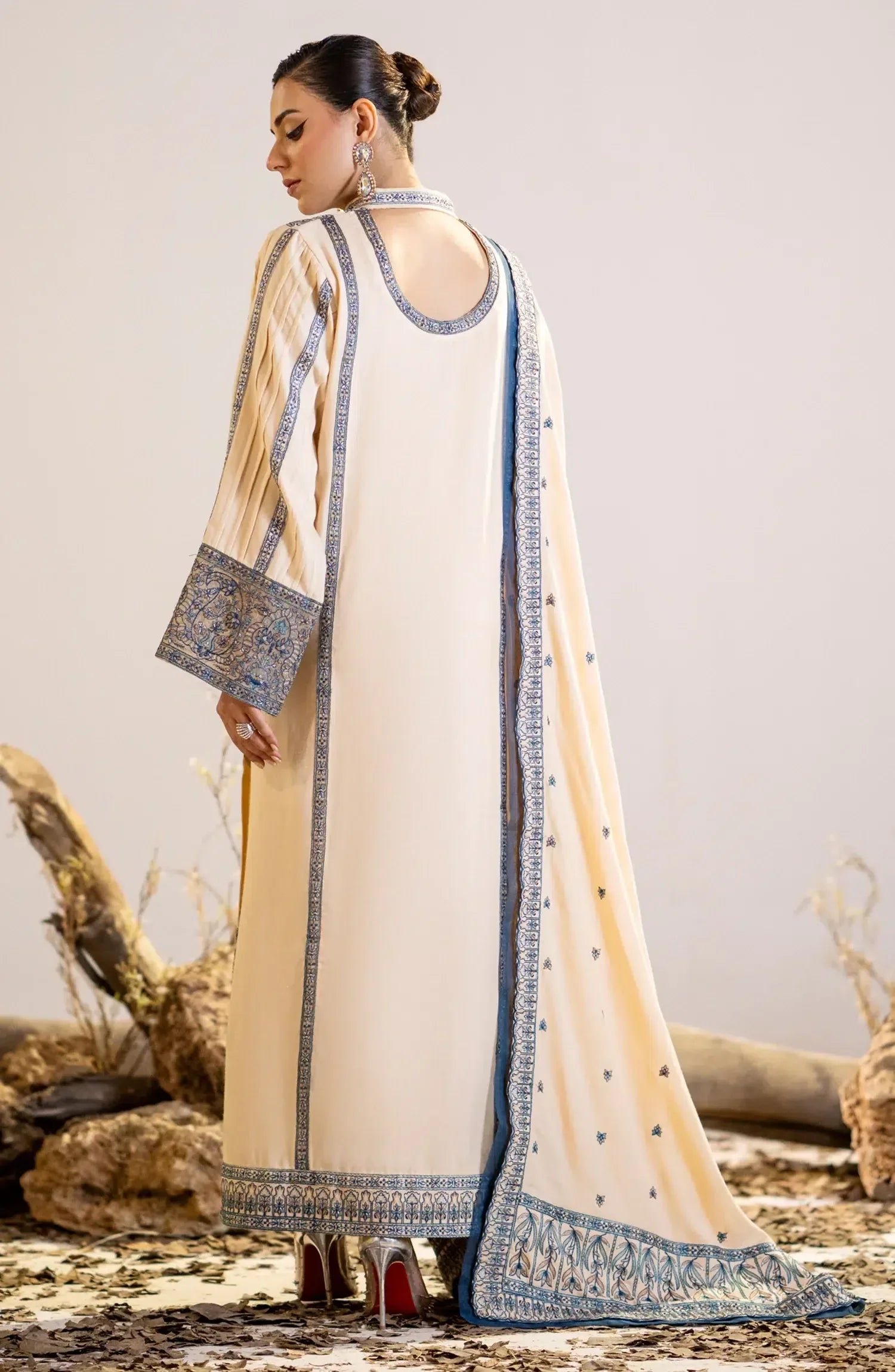 Maryum N Maria | Shehr Bano Winter 23 | DALBIR MW23559 - Aqsa Fabrics