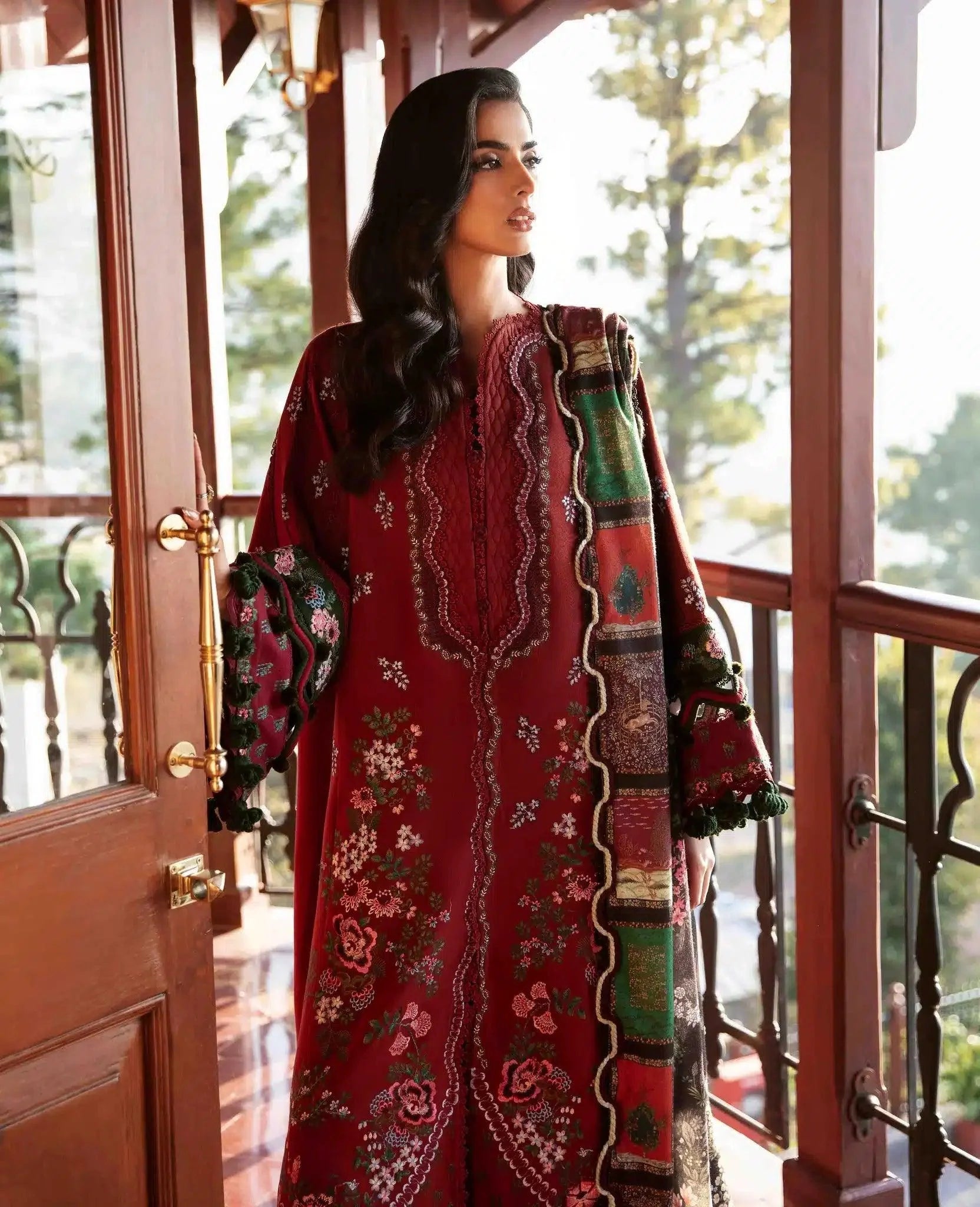 Republic Womenswear | Noemei Luxury Shawl 23 | NWU23-D3-B - Aqsa Fabrics