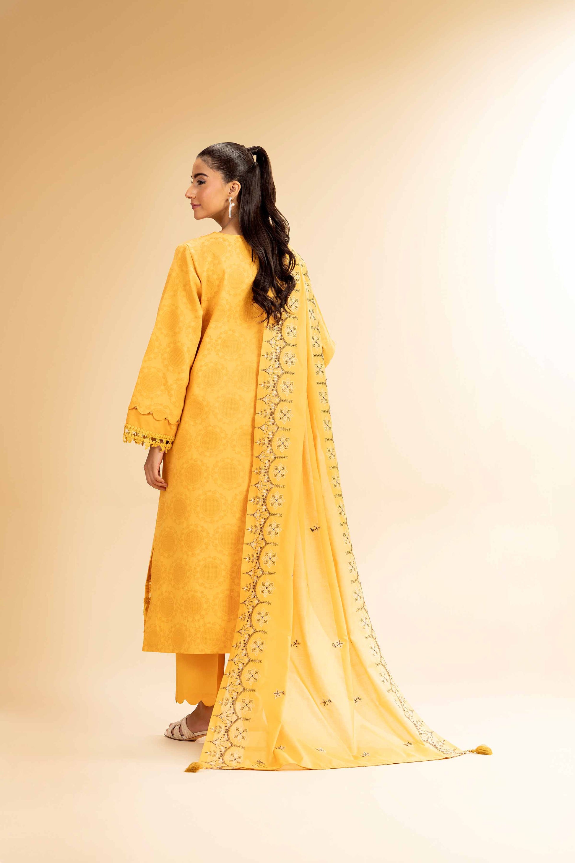 Nishat | Cross Season Edit | 42501100 - Aqsa Fabrics
