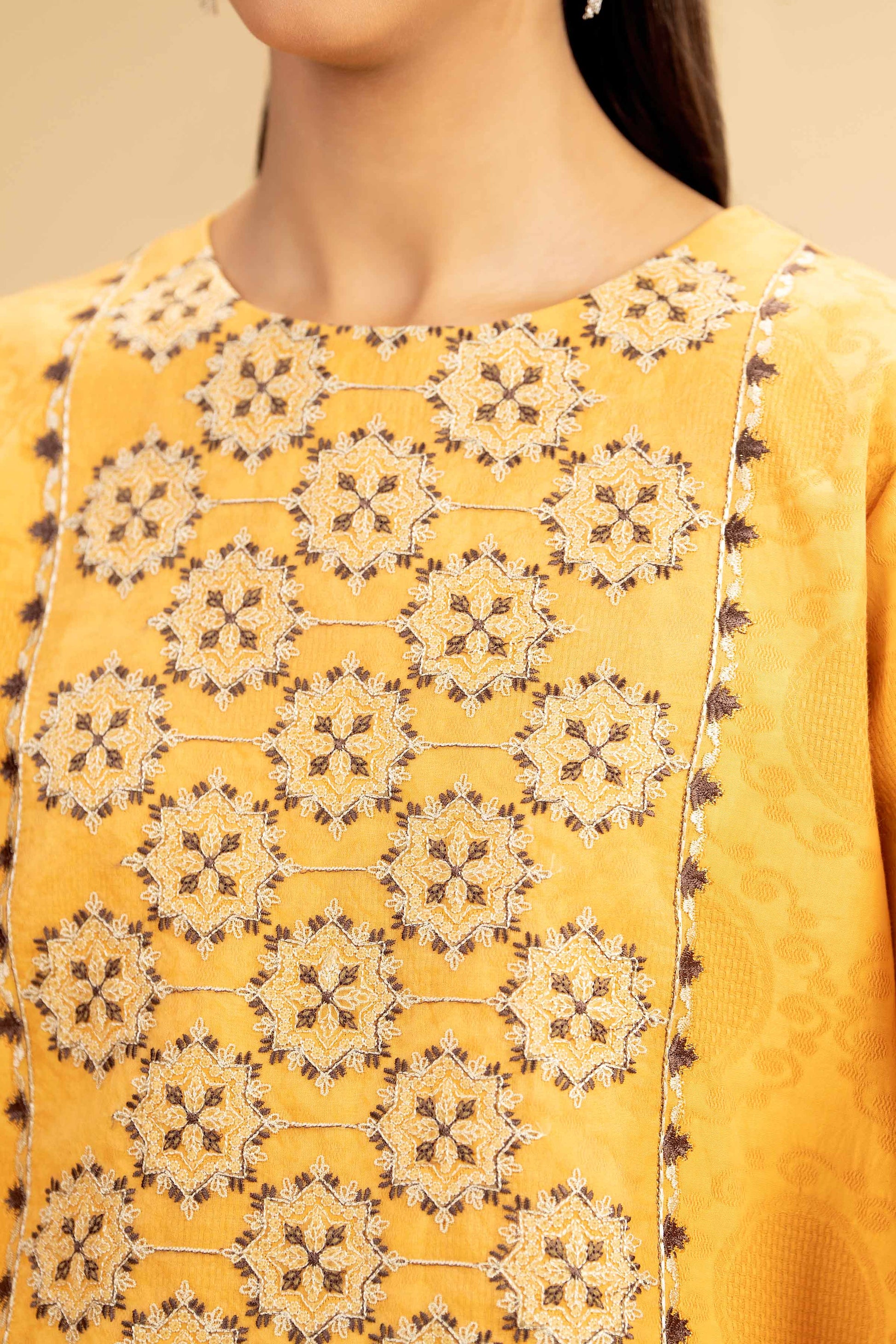 Nishat | Cross Season Edit | 42501100 - Aqsa Fabrics