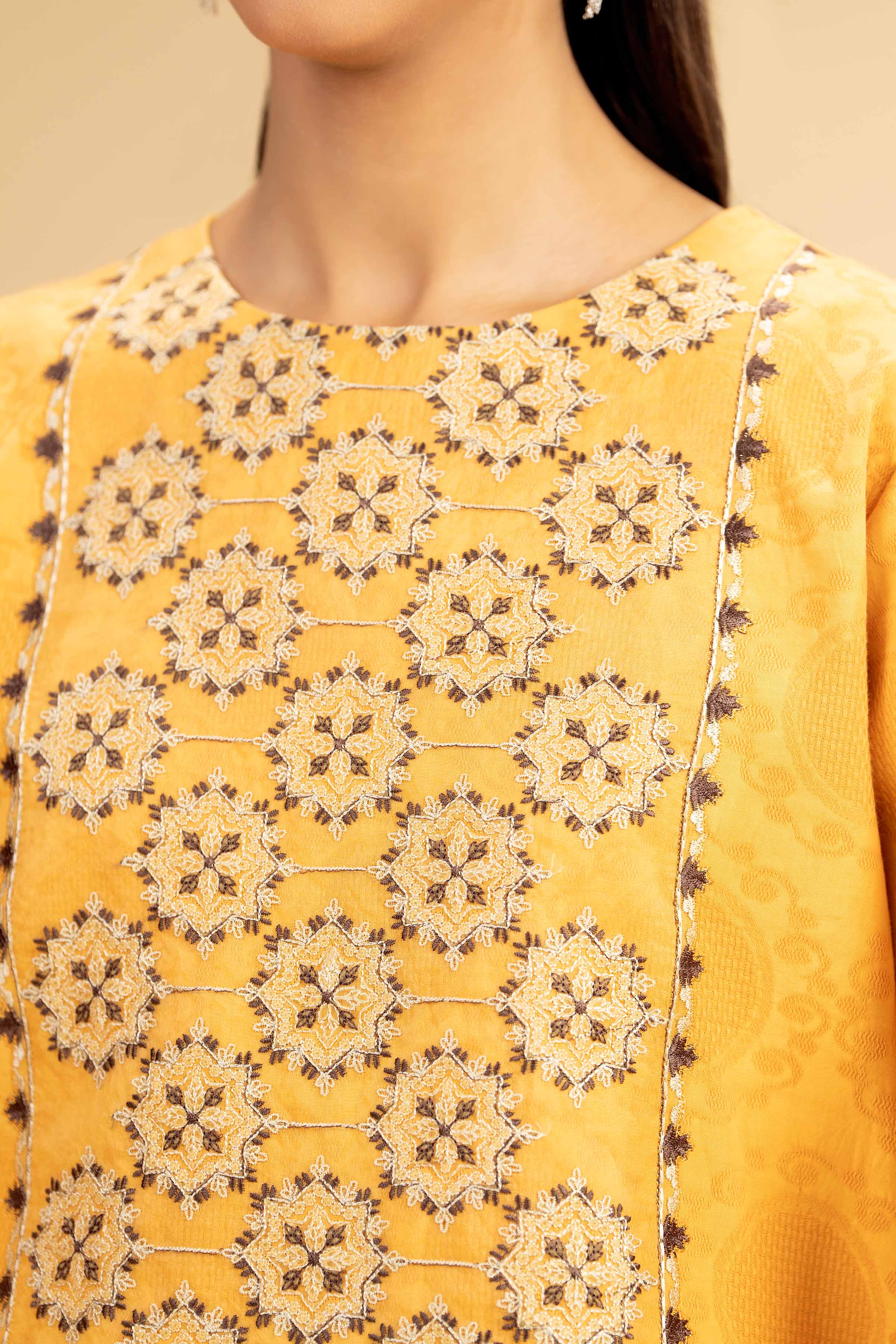 Nishat | Cross Season Edit | 42501100 - Aqsa Fabrics