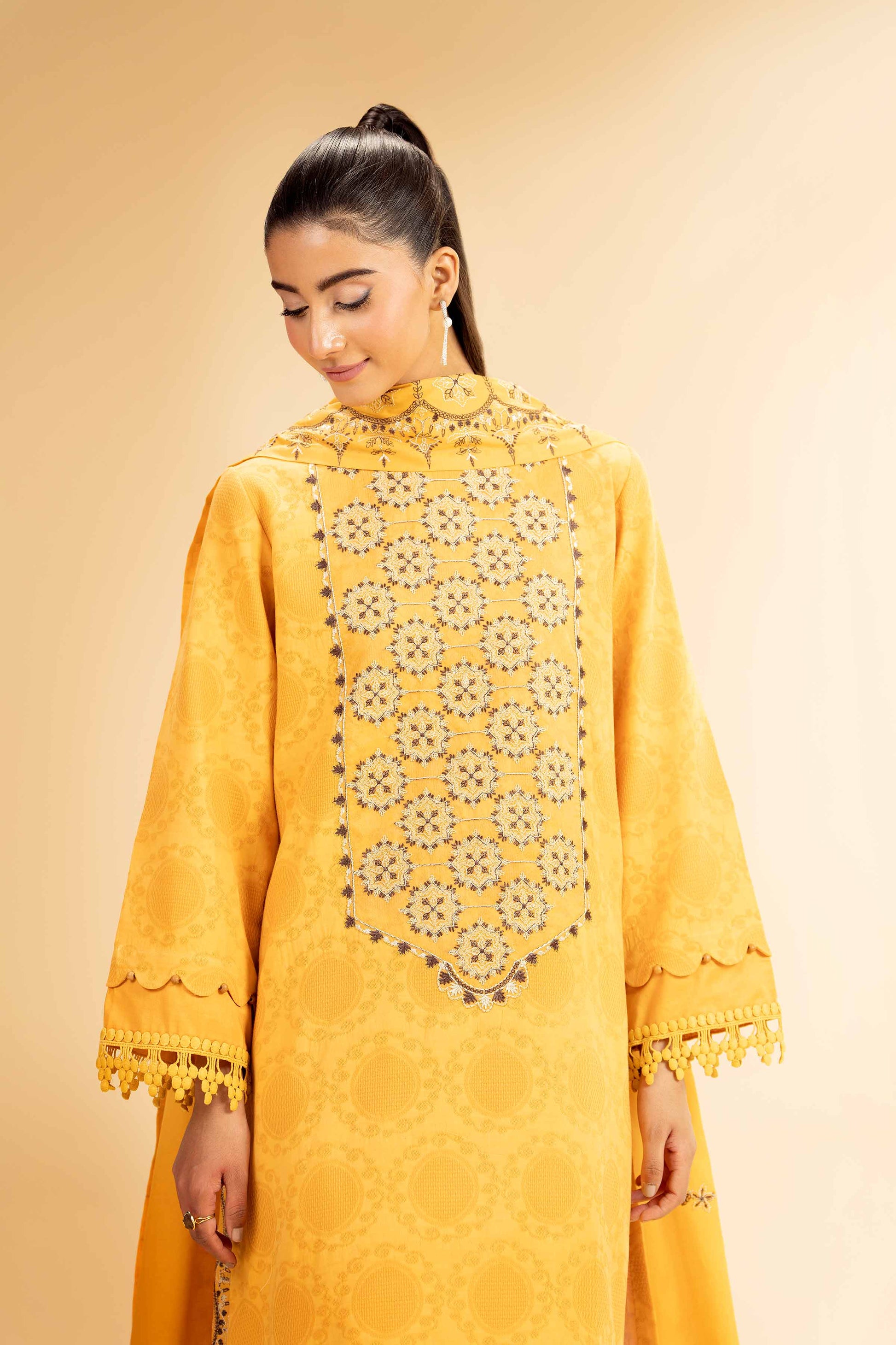 Nishat | Cross Season Edit | 42501100 - Aqsa Fabrics